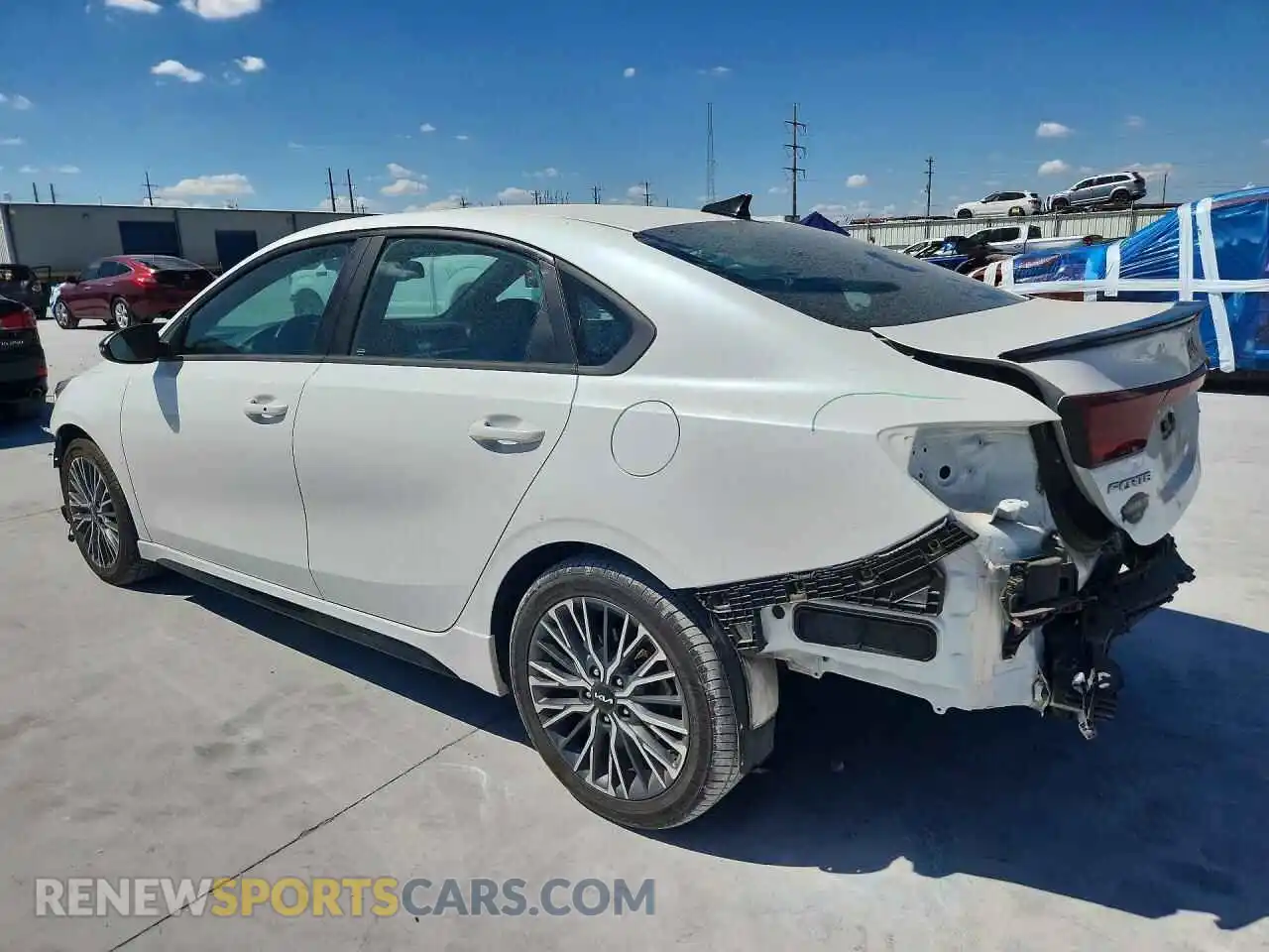 2 fotografías del automóvil dañado 3KPF54AD4PE667935 KIA FORTE 2023