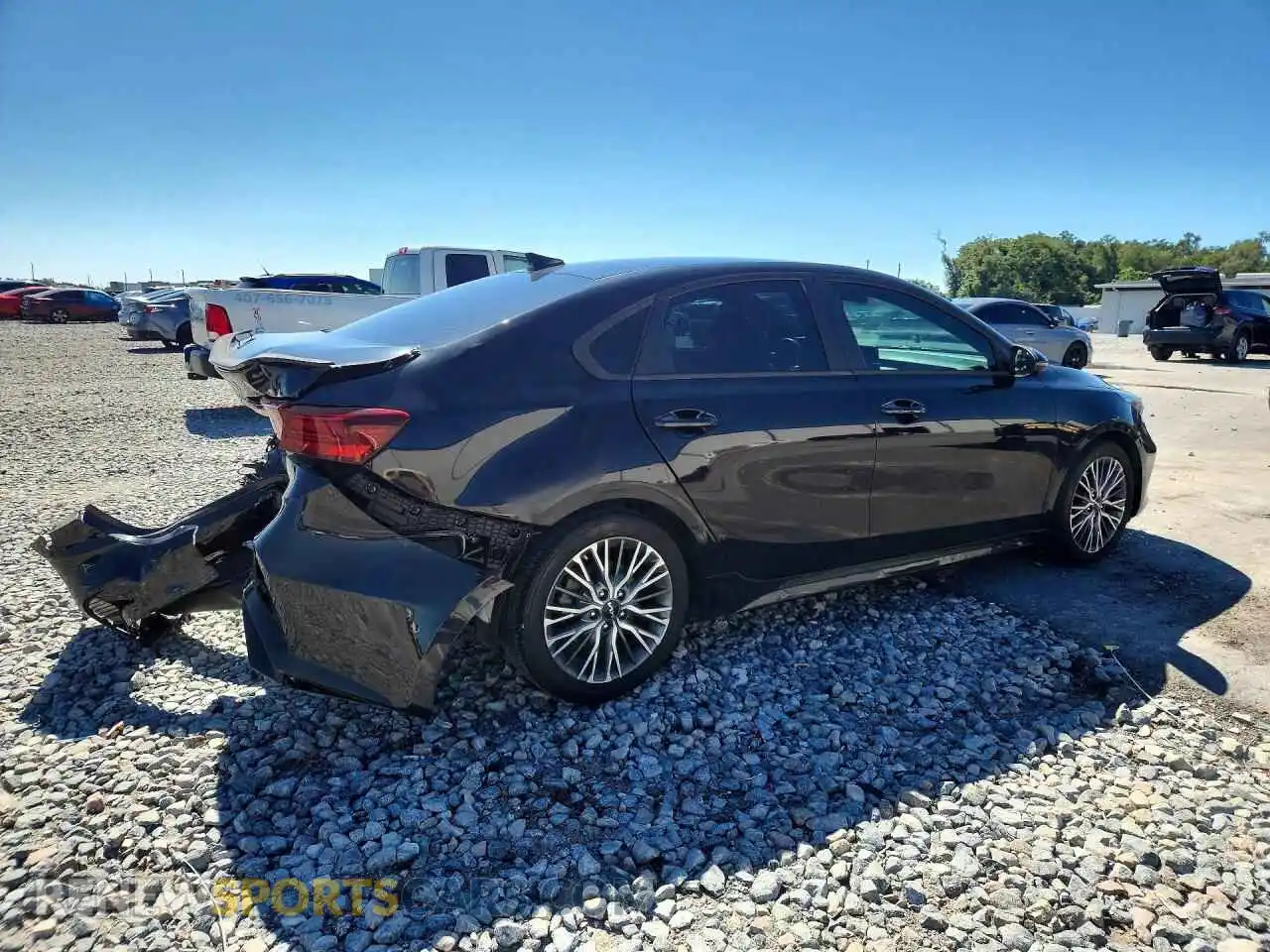 3 Фотография поврежденного автомобиля 3KPF54AD7PE519407 KIA FORTE 2023