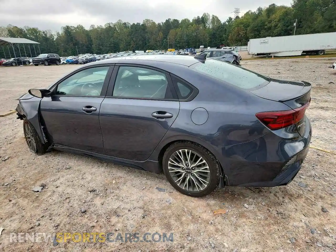 2 fotografías del automóvil dañado 3KPF54AD7PE592020 KIA FORTE 2023