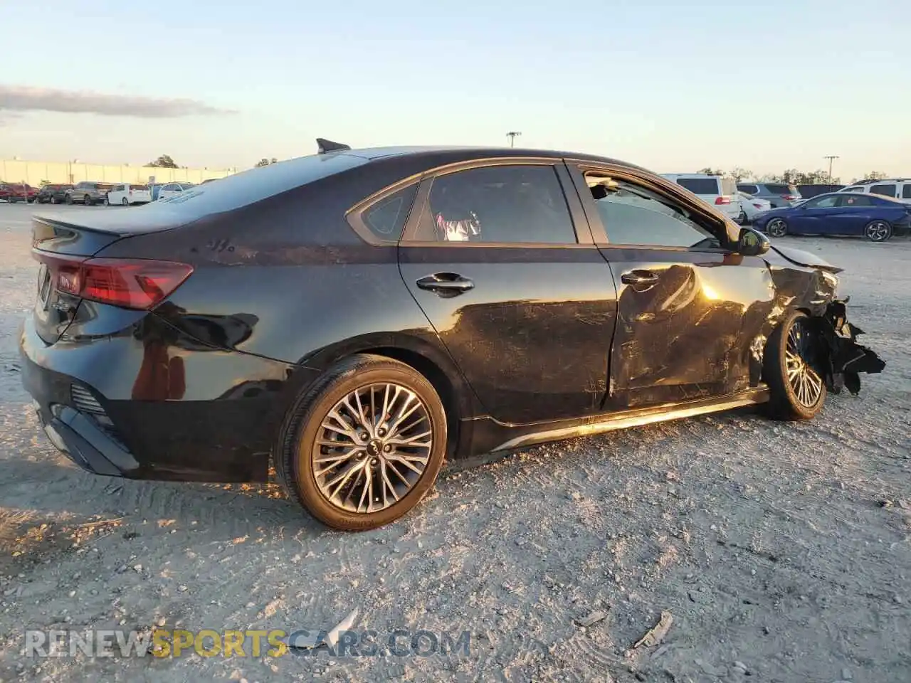 3 Фотография поврежденного автомобиля 3KPF54AD9PE565384 KIA FORTE 2023