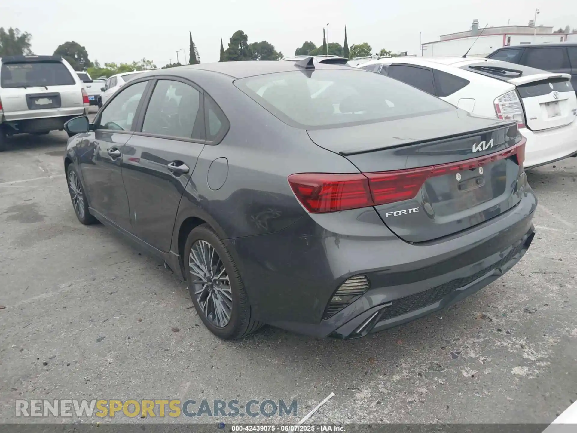 3 Фотография поврежденного автомобиля 3KPF54AD9PE679059 KIA FORTE 2023