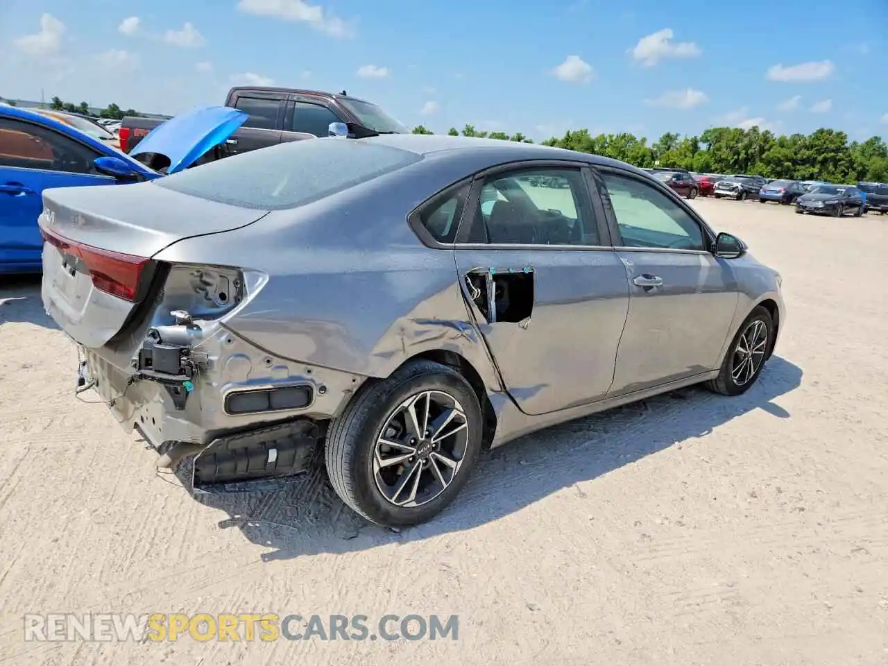 3 fotografías del automóvil dañado 3KPF24AD0RE715538 KIA FORTE 2024