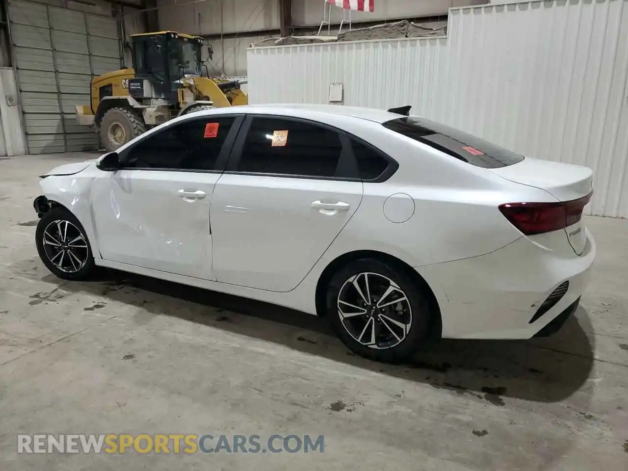 2 fotografías del automóvil dañado 3KPF24AD0RE729861 KIA FORTE 2024