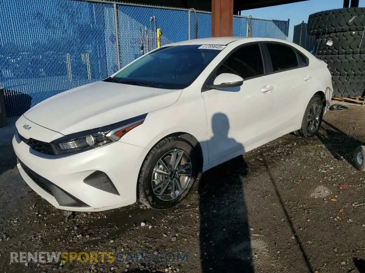 1 Photograph of a damaged car 3KPF24AD0RE733151 KIA FORTE 2024
