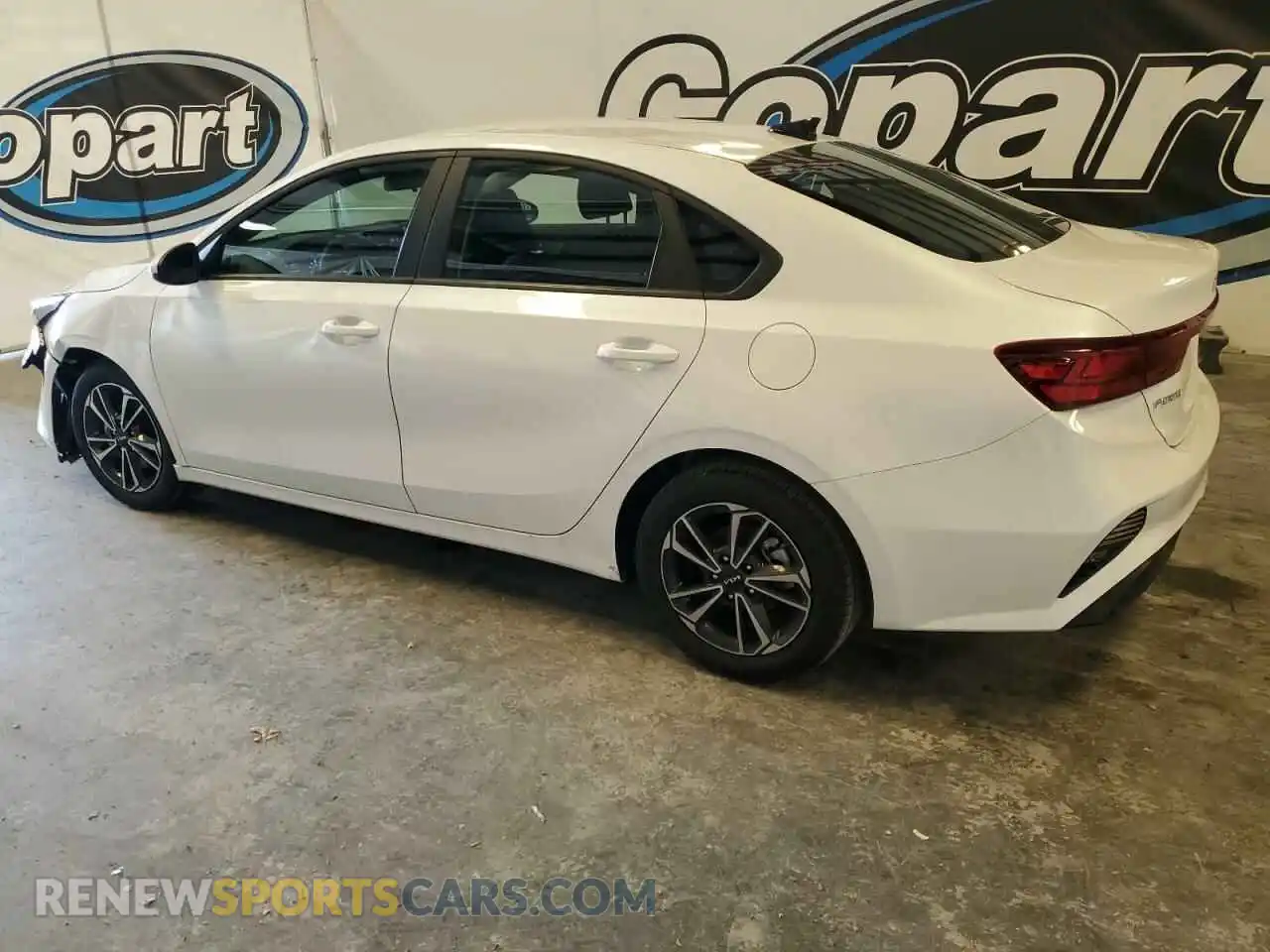 2 Photograph of a damaged car 3KPF24AD0RE733733 KIA FORTE 2024