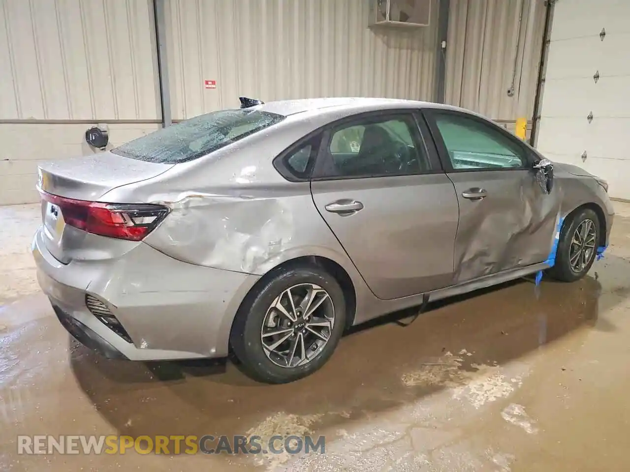 3 Фотография поврежденного автомобиля 3KPF24AD0RE738396 KIA FORTE 2024