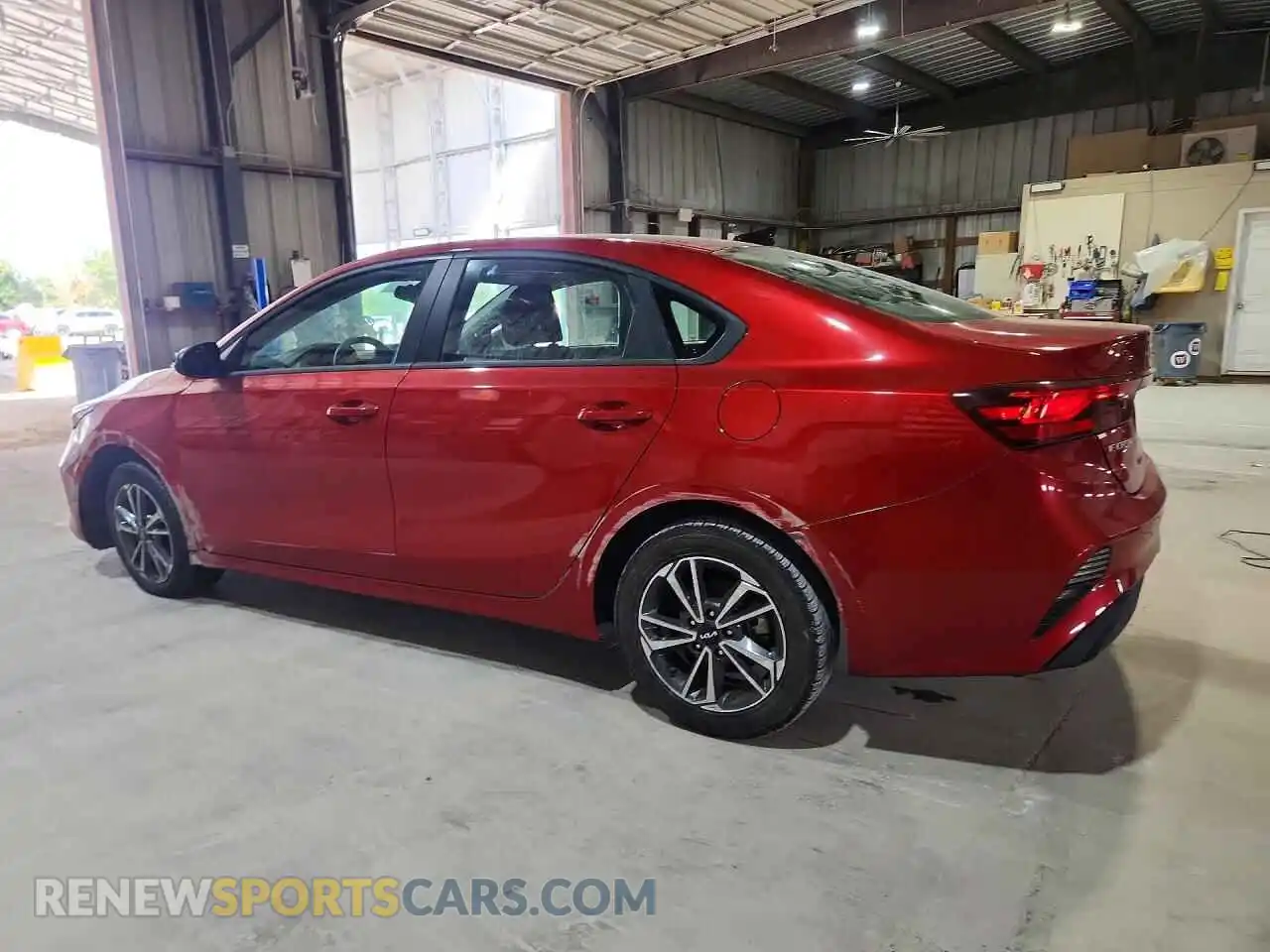 2 fotografías del automóvil dañado 3KPF24AD0RE767574 KIA FORTE 2024