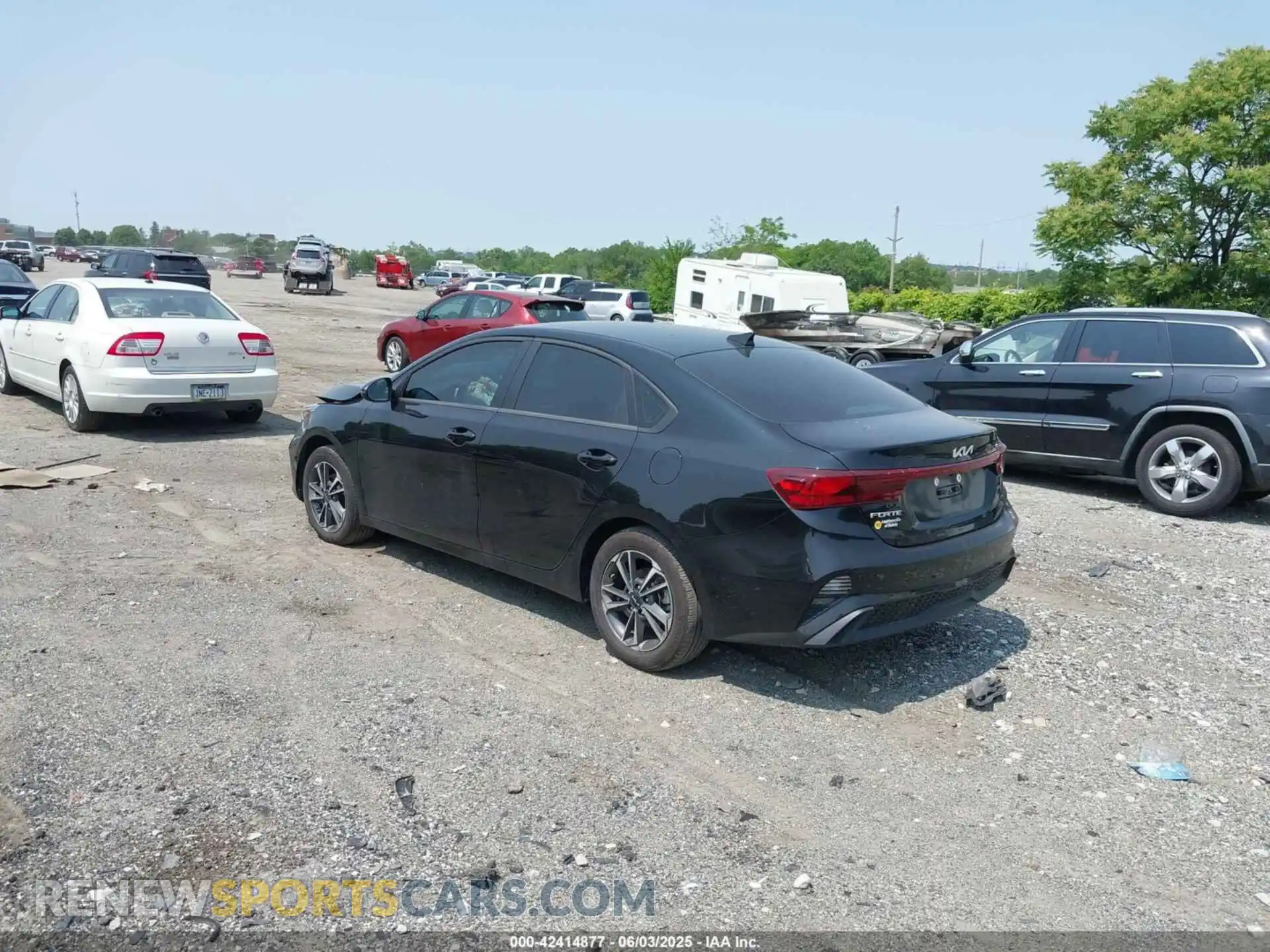 3 Photograph of a damaged car 3KPF24AD2RE719185 KIA FORTE 2024