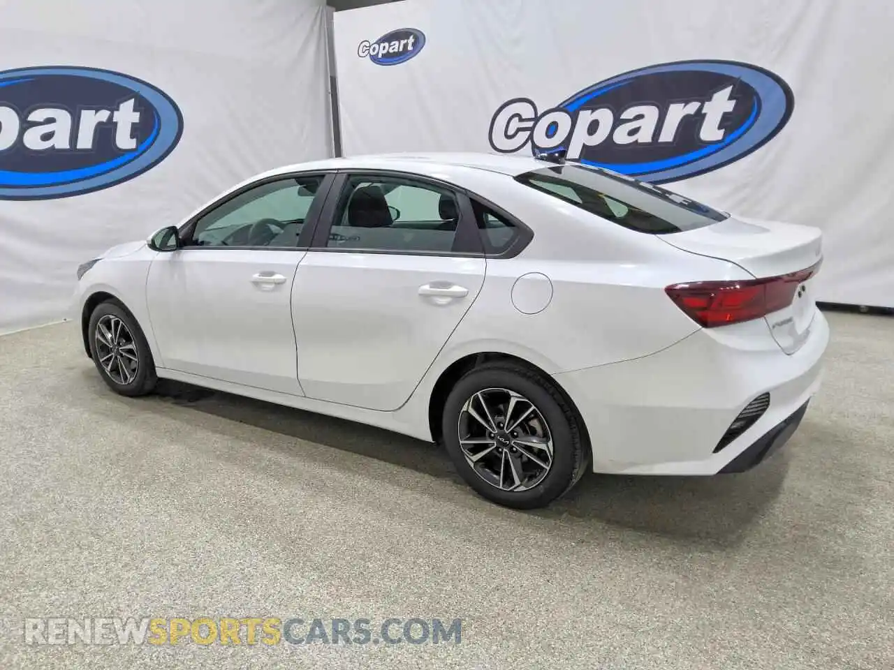 2 Фотография поврежденного автомобиля 3KPF24AD2RE733104 KIA FORTE 2024
