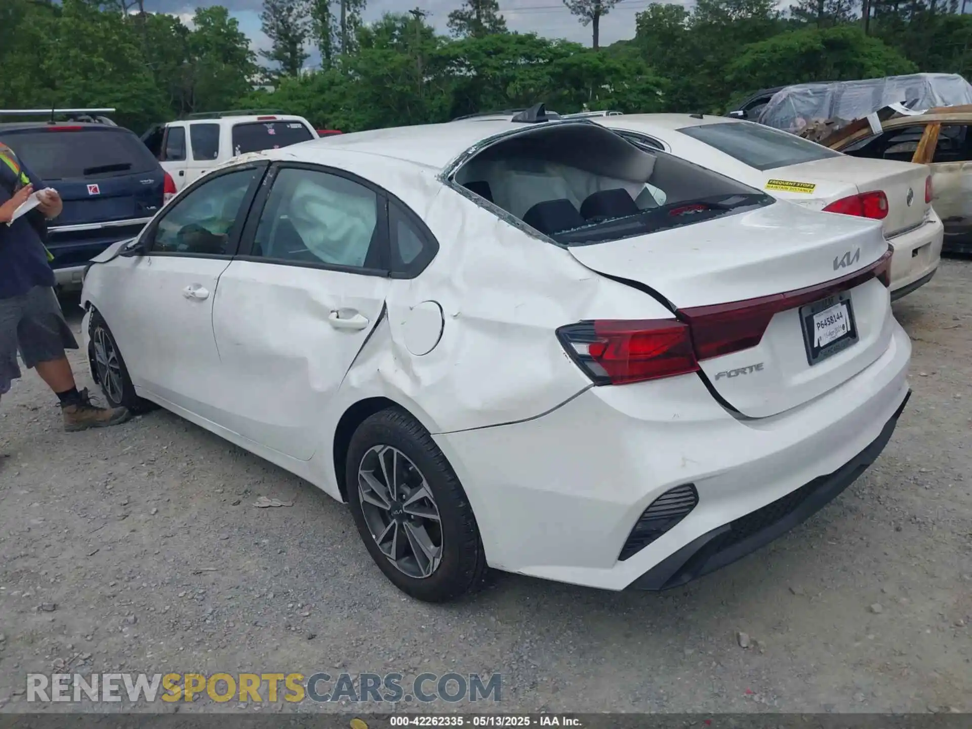 3 Photograph of a damaged car 3KPF24AD2RE827273 KIA FORTE 2024