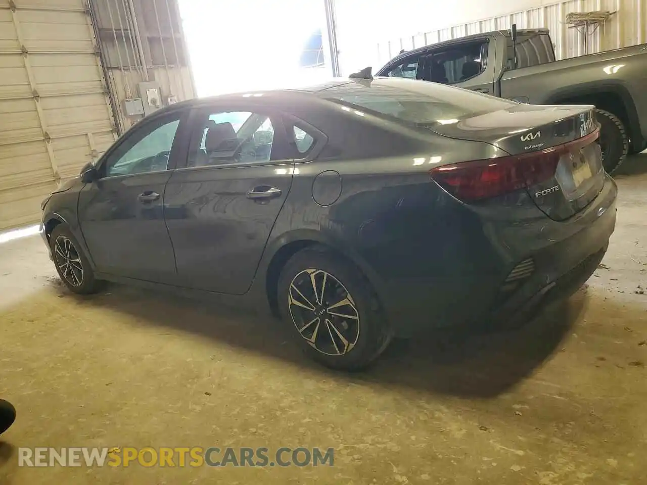 2 fotografías del automóvil dañado 3KPF24AD2RE828276 KIA FORTE 2024