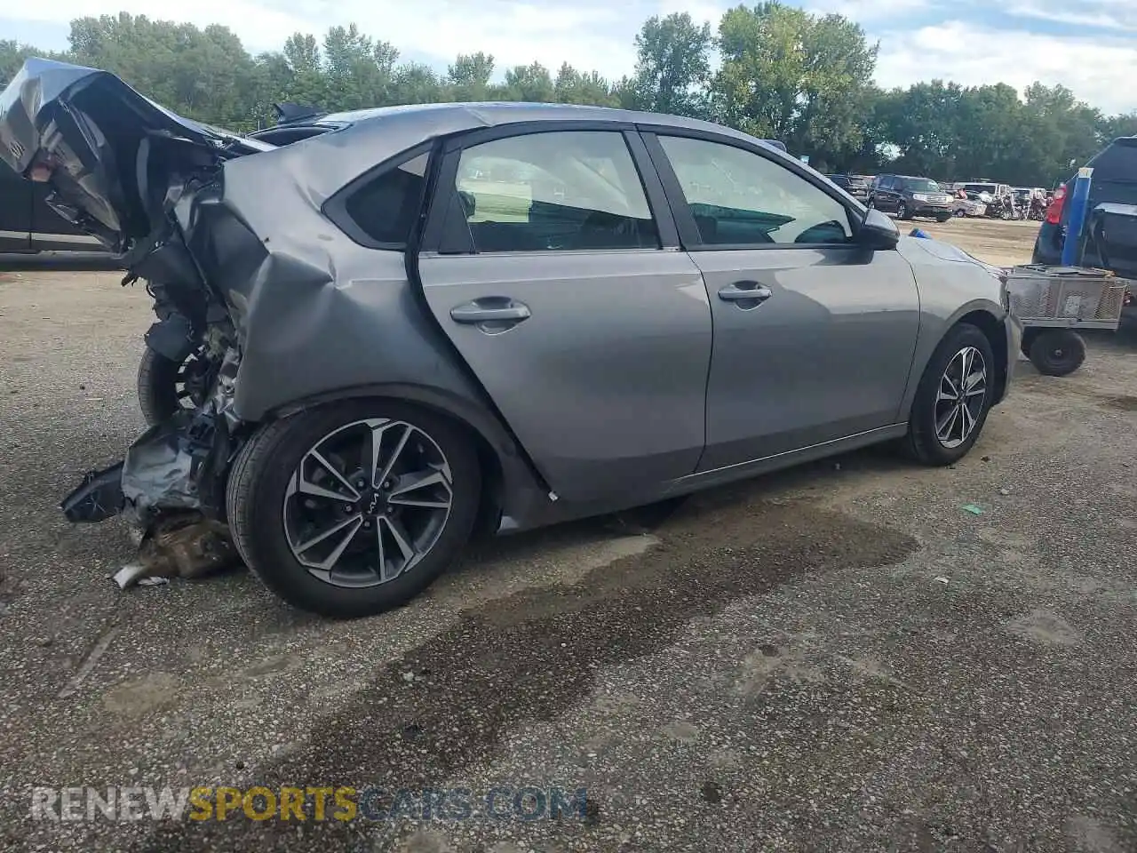 3 Photograph of a damaged car 3KPF24AD2RE837558 KIA FORTE 2024