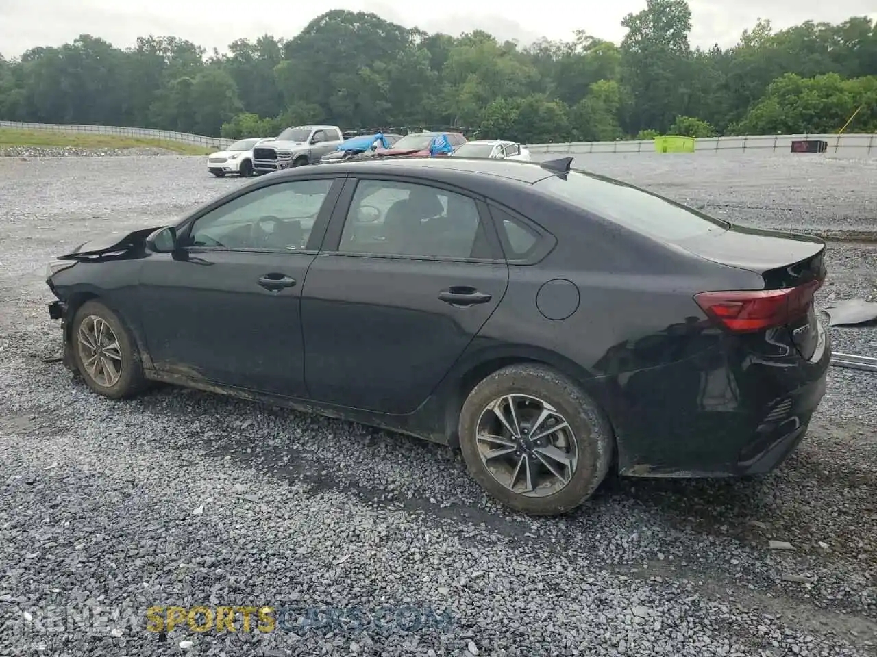 2 fotografías del automóvil dañado 3KPF24AD3RE723245 KIA FORTE 2024