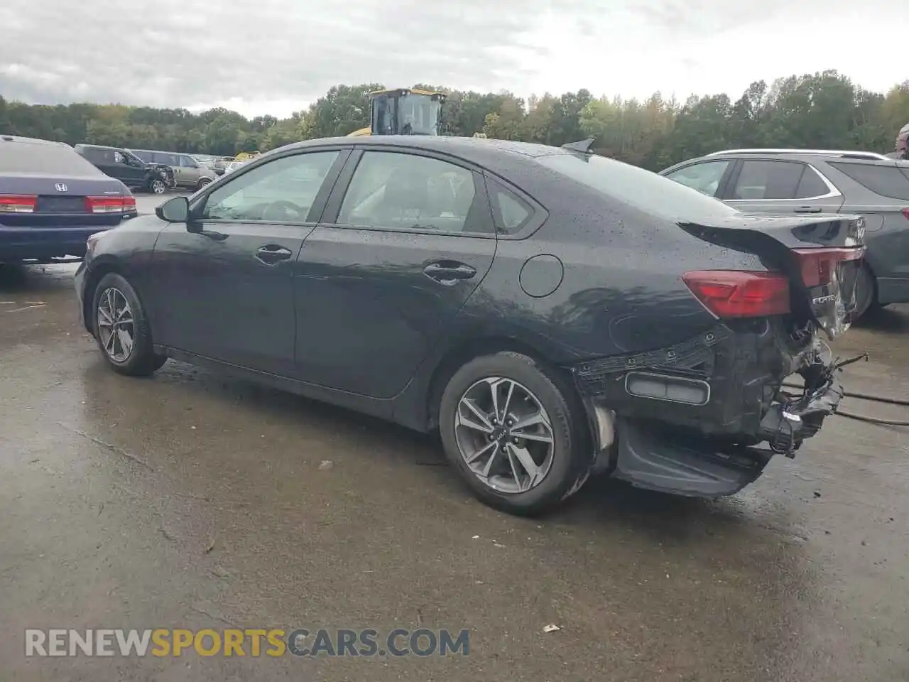 2 fotografías del automóvil dañado 3KPF24AD3RE745049 KIA FORTE 2024