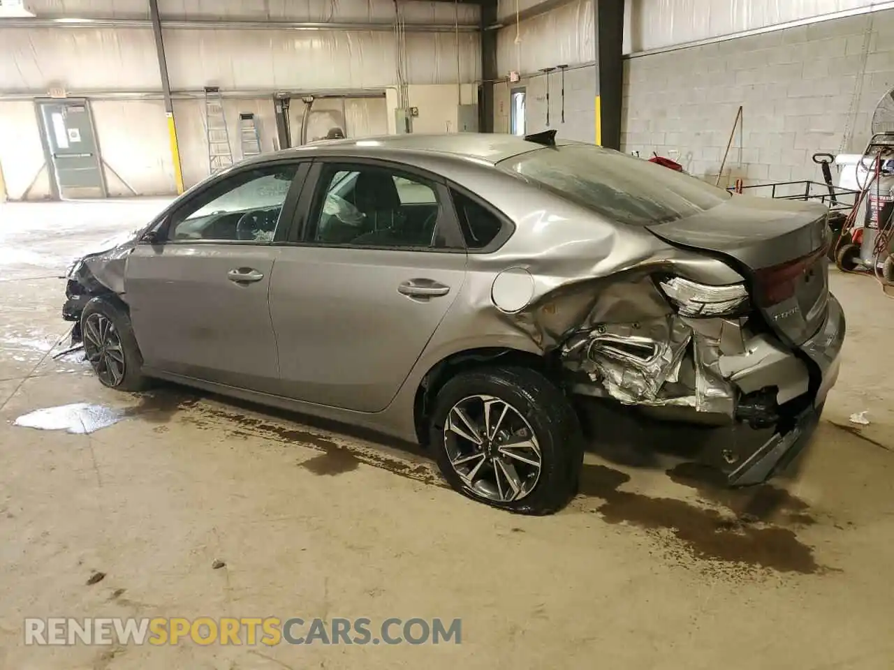 2 Photograph of a damaged car 3KPF24AD3RE748811 KIA FORTE 2024