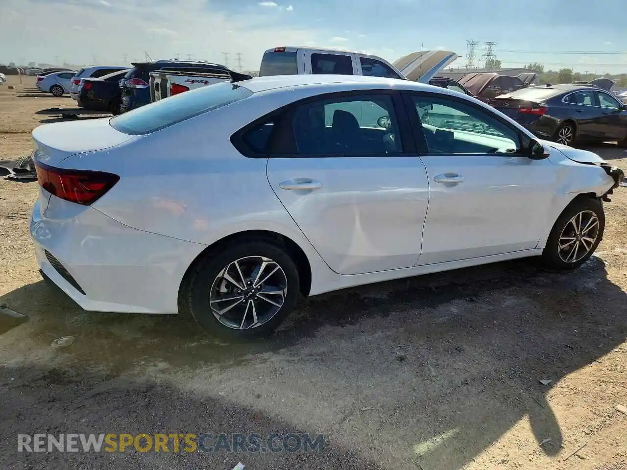 3 fotografías del automóvil dañado 3KPF24AD3RE782876 KIA FORTE 2024