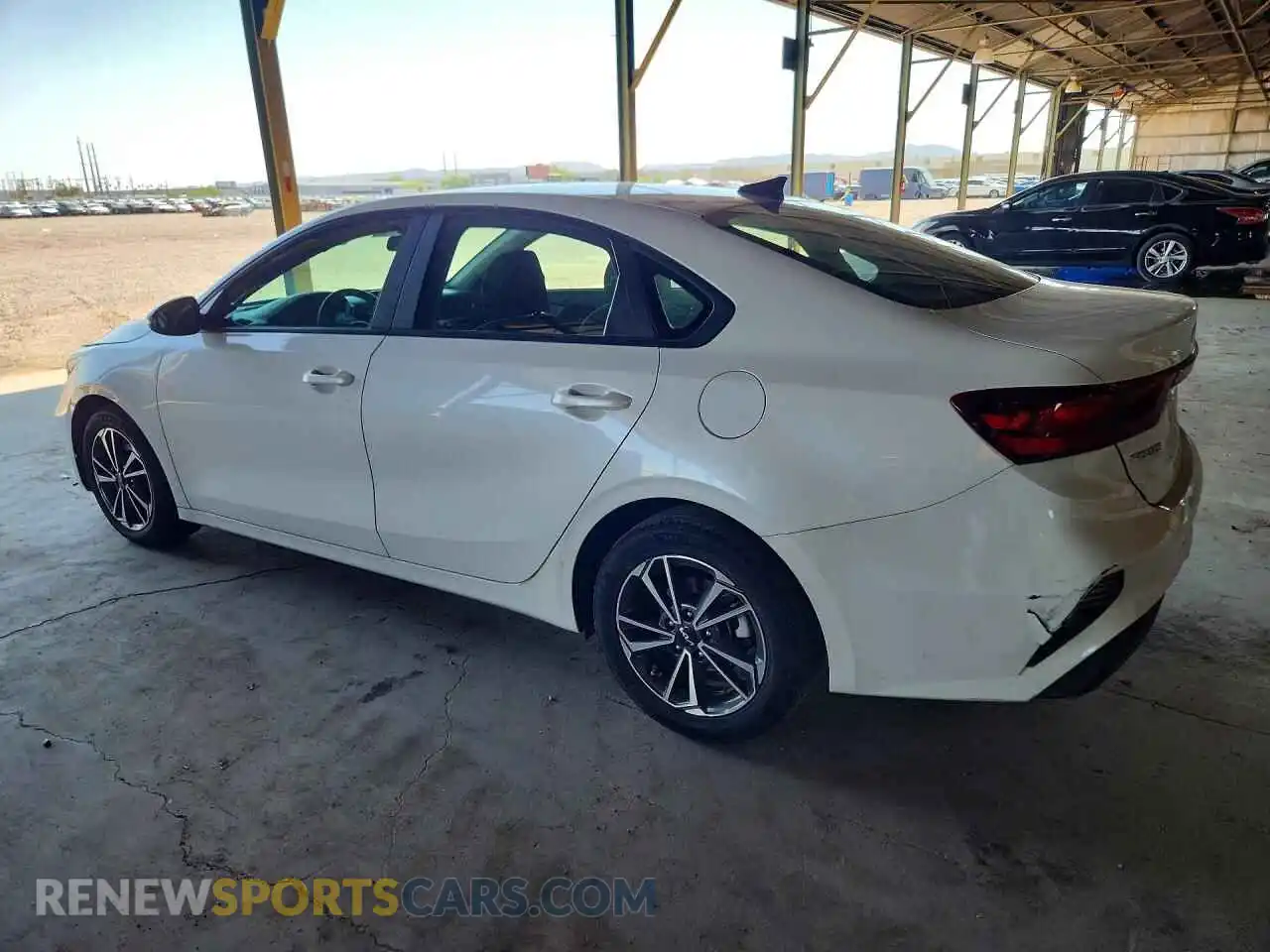 2 fotografías del automóvil dañado 3KPF24AD4RE701674 KIA FORTE 2024