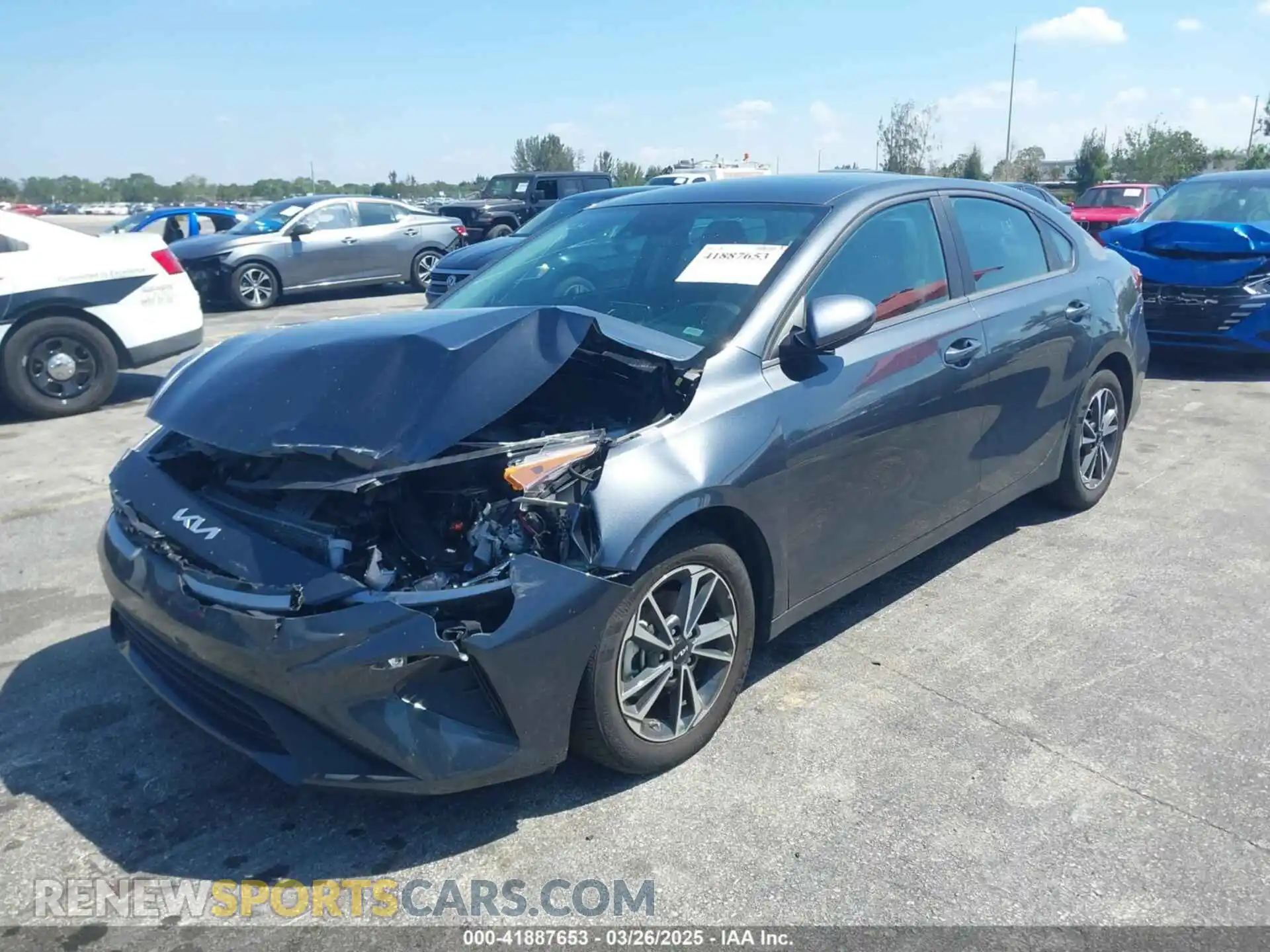 2 fotografías del automóvil dañado 3KPF24AD4RE727336 KIA FORTE 2024