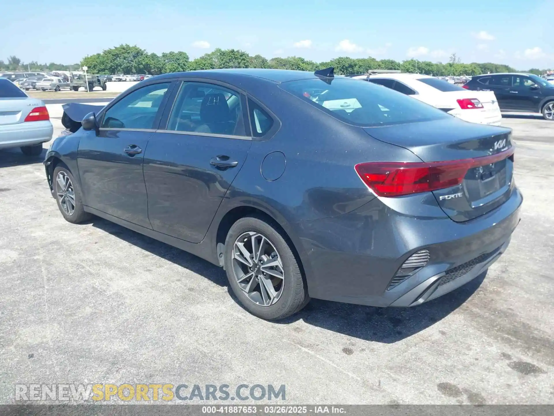 3 fotografías del automóvil dañado 3KPF24AD4RE727336 KIA FORTE 2024