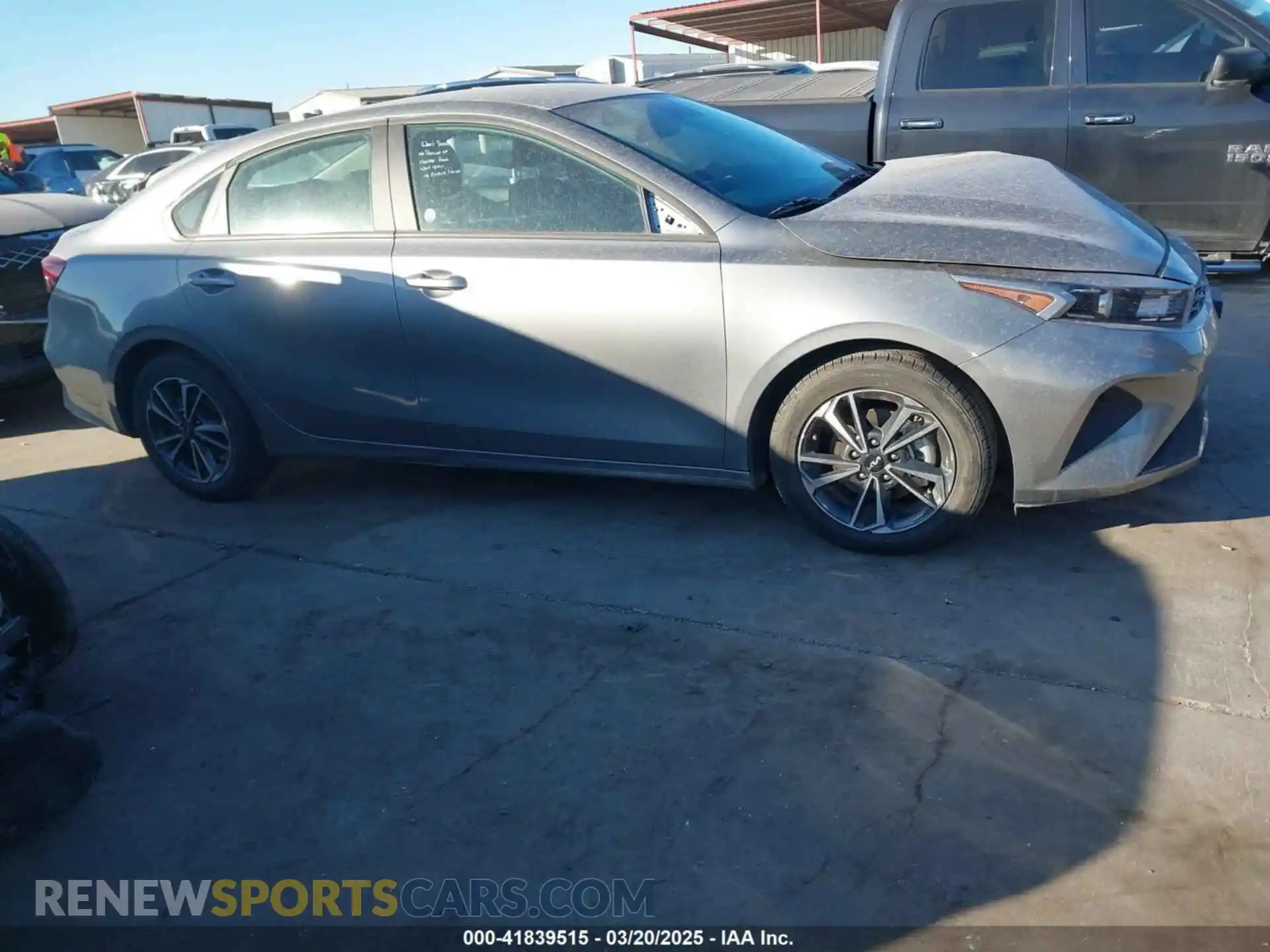 1 Photograph of a damaged car 3KPF24AD4RE752995 KIA FORTE 2024