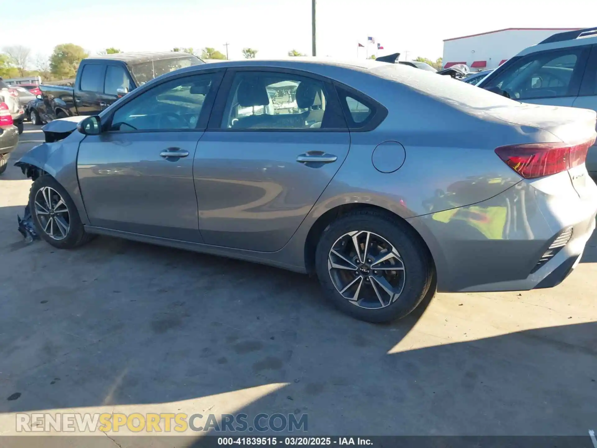 3 Photograph of a damaged car 3KPF24AD4RE752995 KIA FORTE 2024