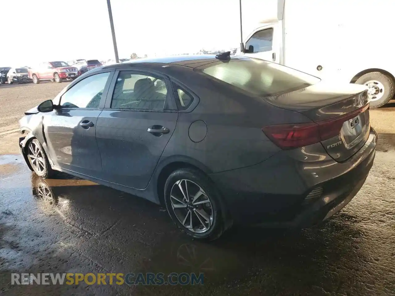 2 fotografías del automóvil dañado 3KPF24AD4RE808756 KIA FORTE 2024