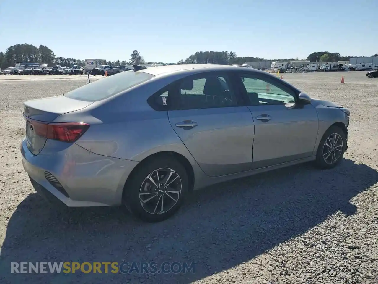 3 Photograph of a damaged car 3KPF24AD4RE825895 KIA FORTE 2024