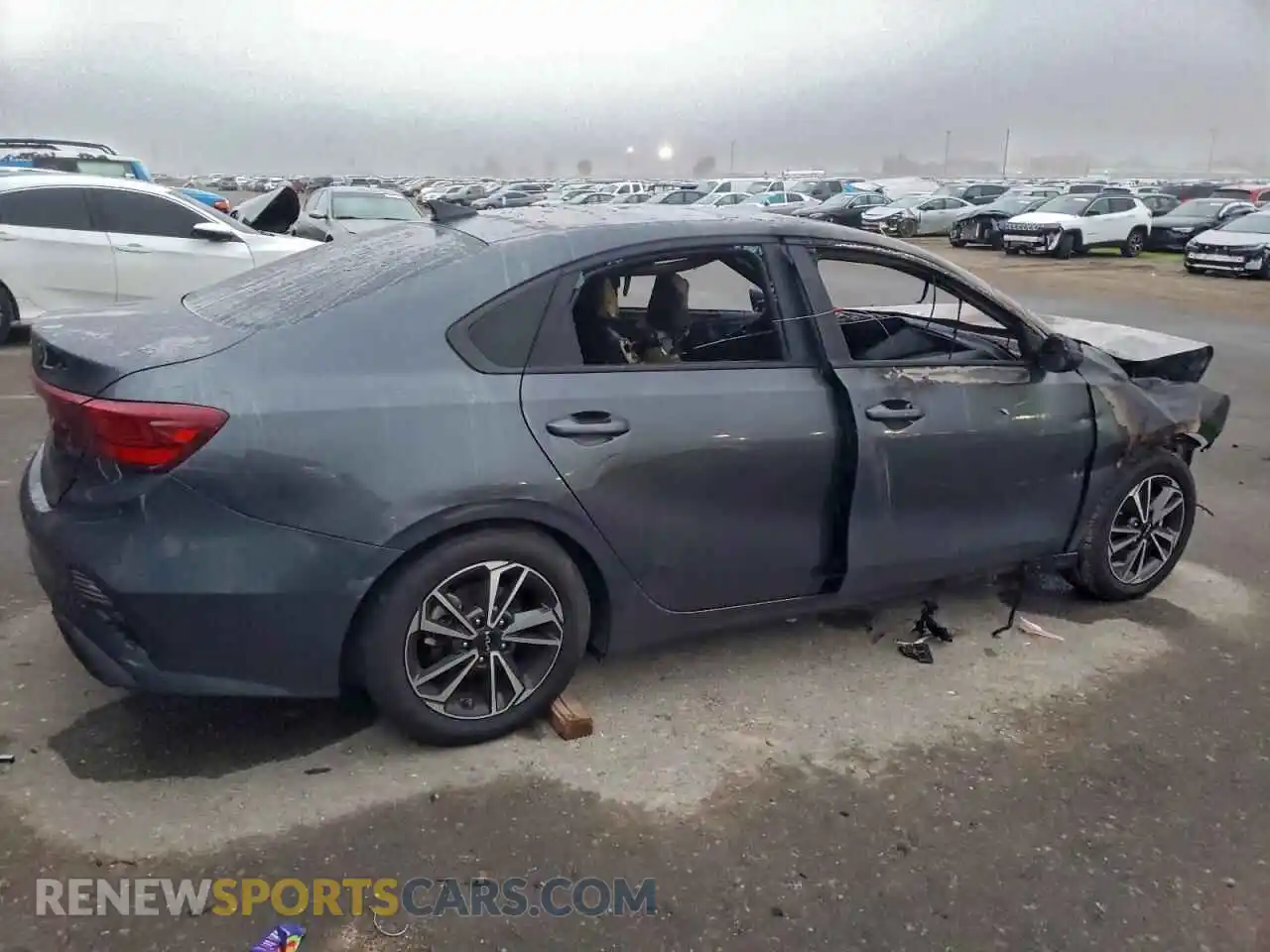 3 Photograph of a damaged car 3KPF24AD5RE800794 KIA FORTE 2024