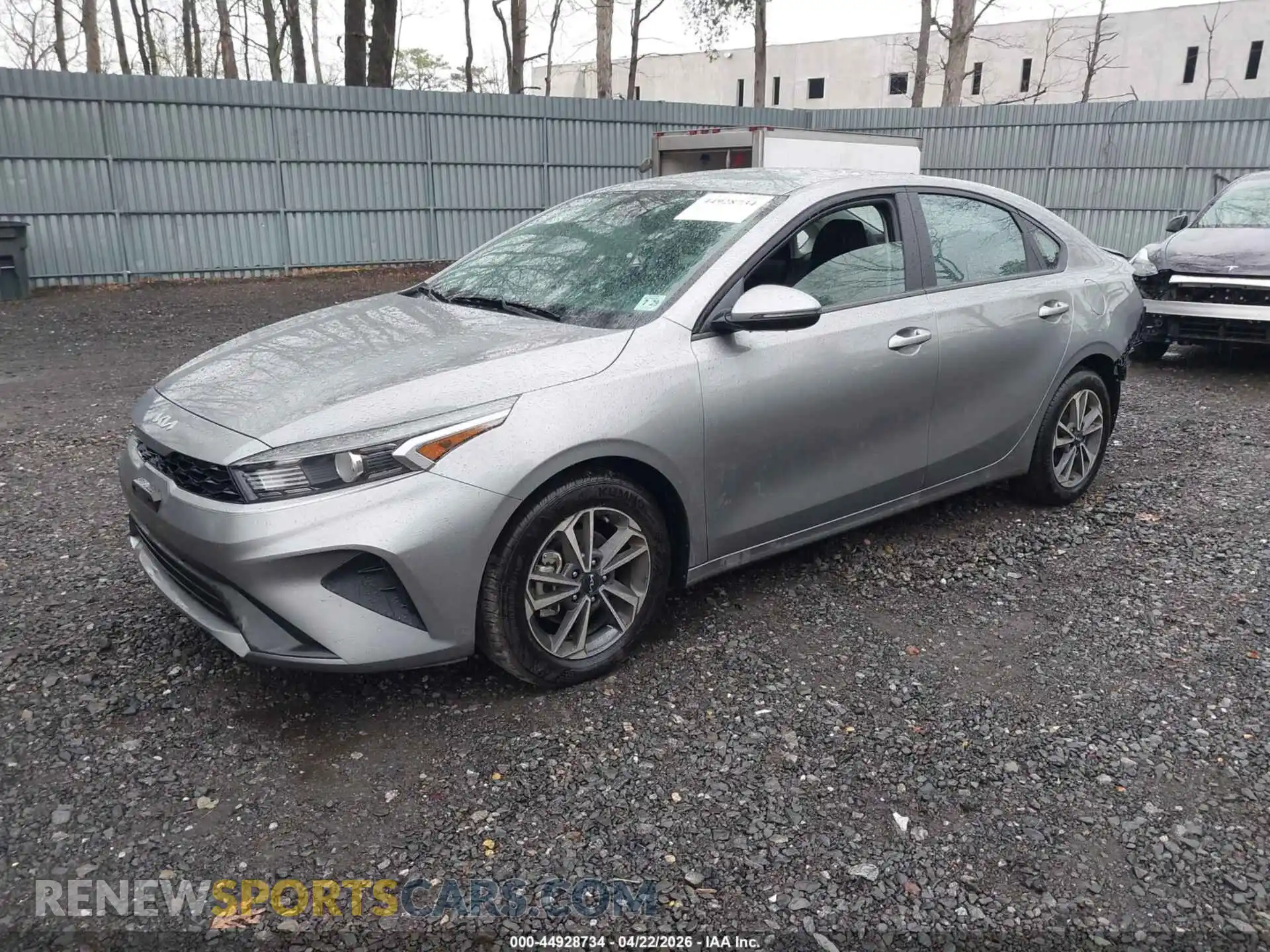 2 fotografías del automóvil dañado 3KPF24AD5RE805879 KIA FORTE 2024