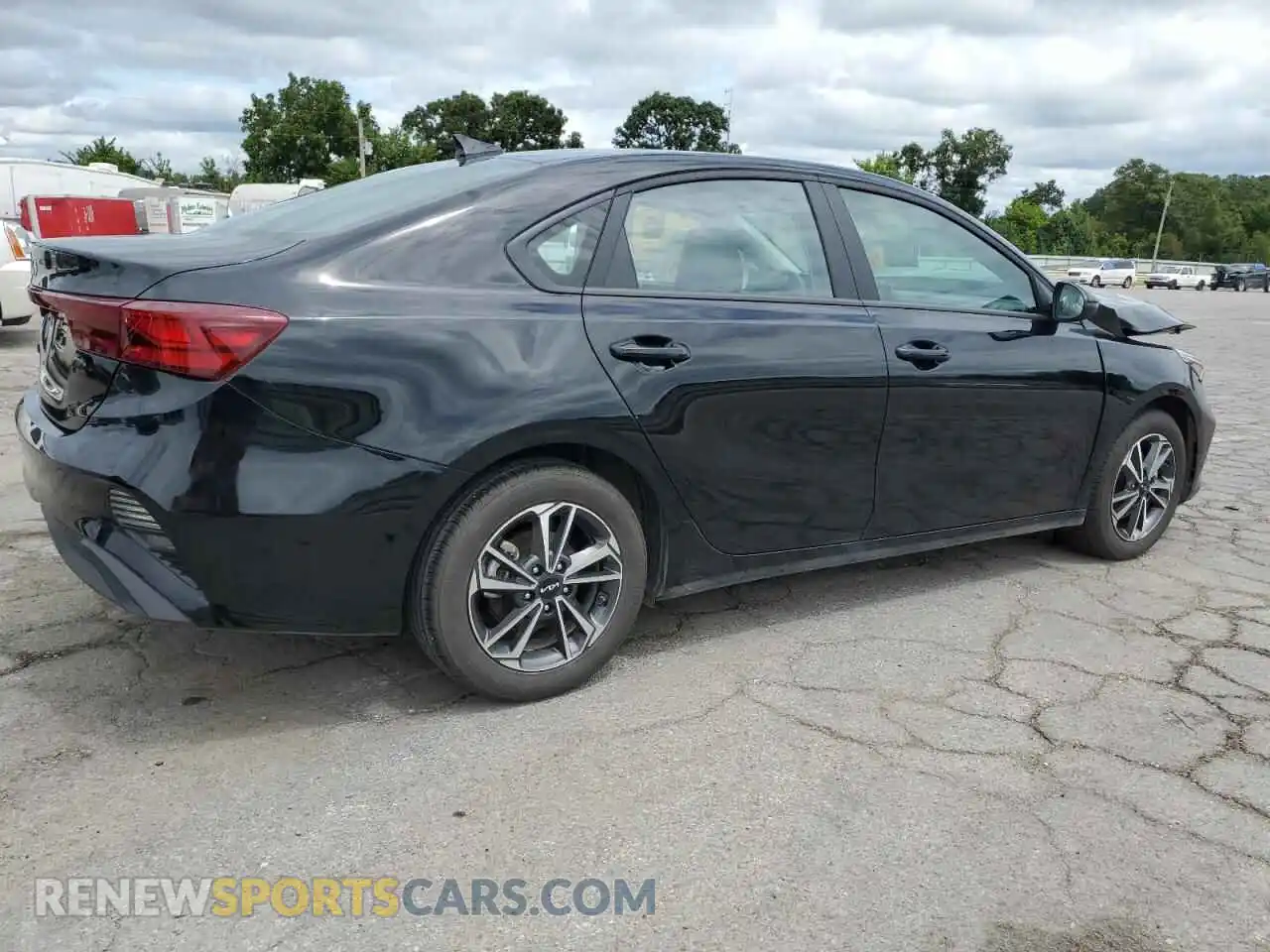 3 Photograph of a damaged car 3KPF24AD5RE813013 KIA FORTE 2024