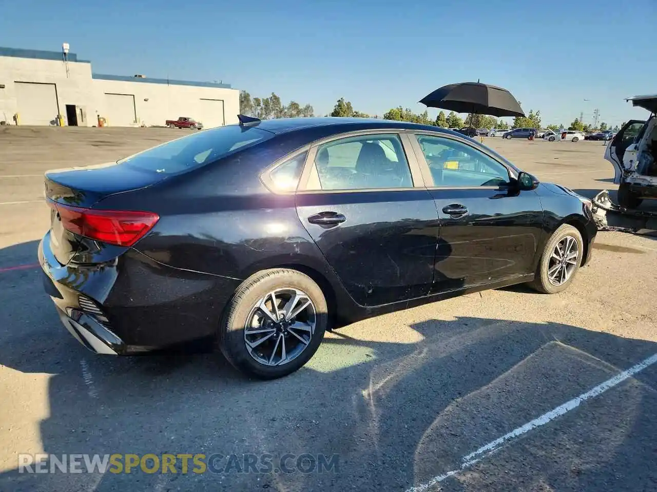 3 fotografías del automóvil dañado 3KPF24AD5RE818079 KIA FORTE 2024