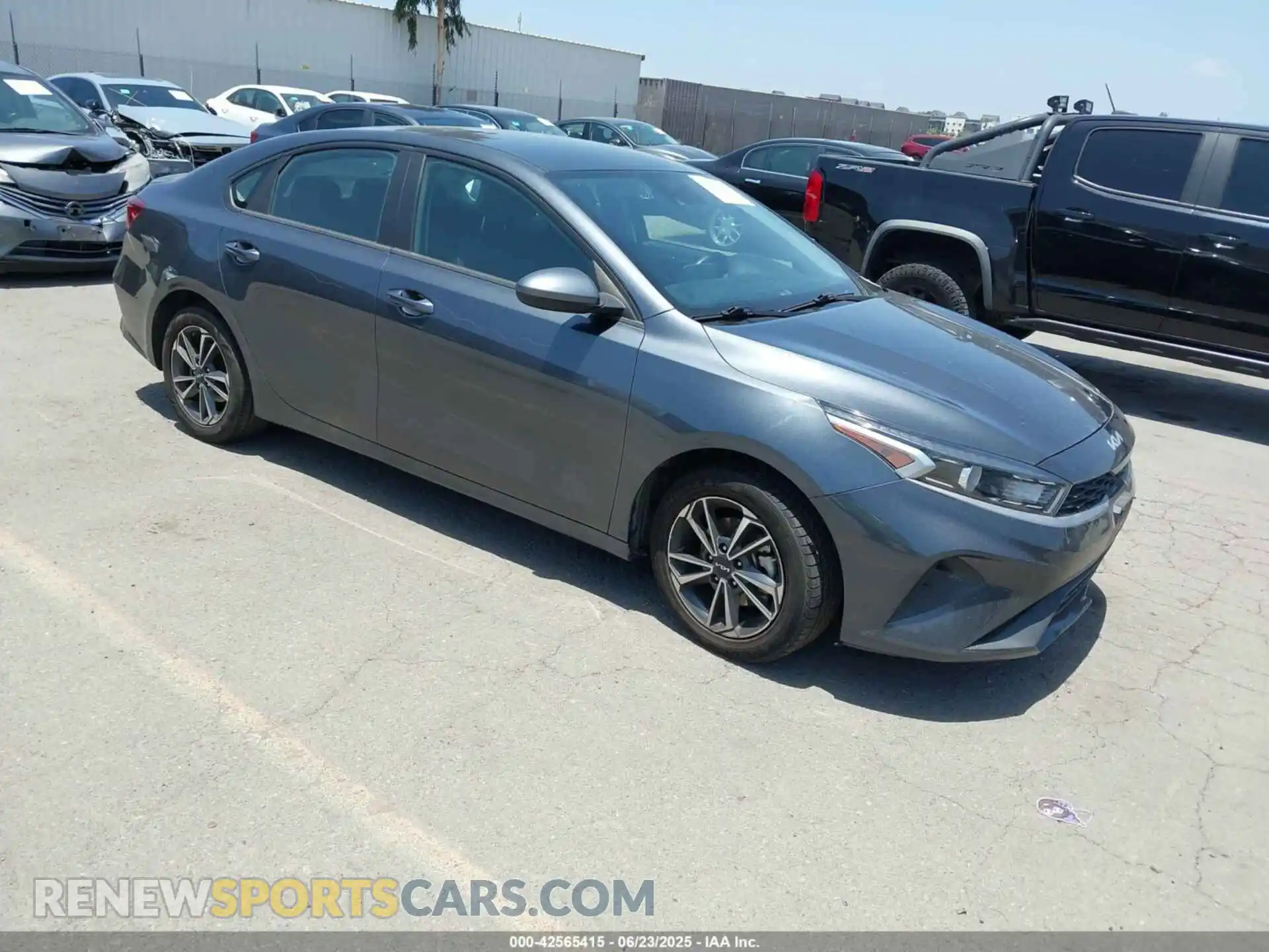 1 Photograph of a damaged car 3KPF24AD6RE700994 KIA FORTE 2024
