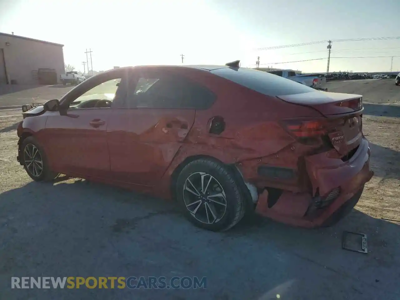 2 fotografías del automóvil dañado 3KPF24AD6RE717746 KIA FORTE 2024