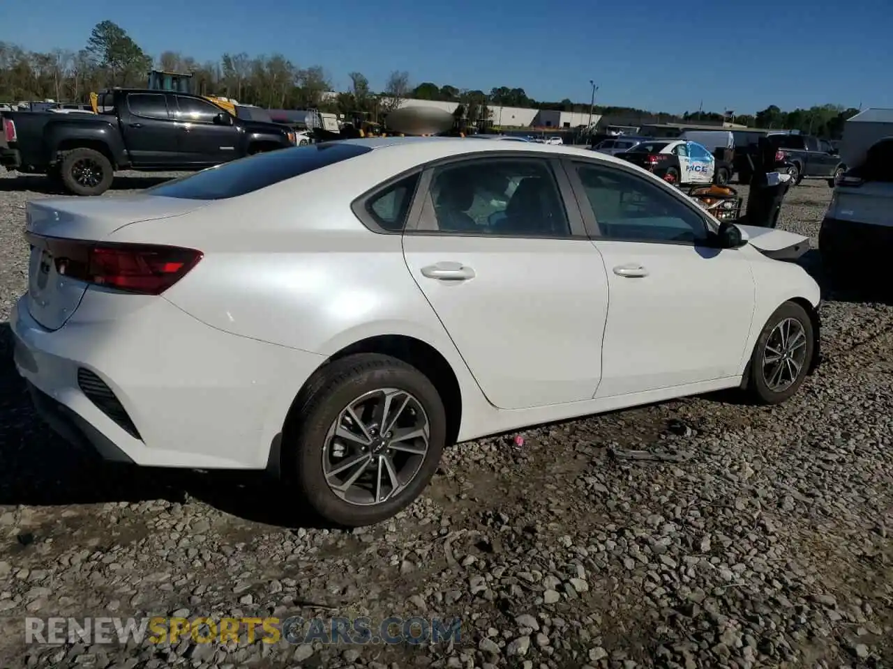 3 Фотография поврежденного автомобиля 3KPF24AD6RE722848 KIA FORTE 2024