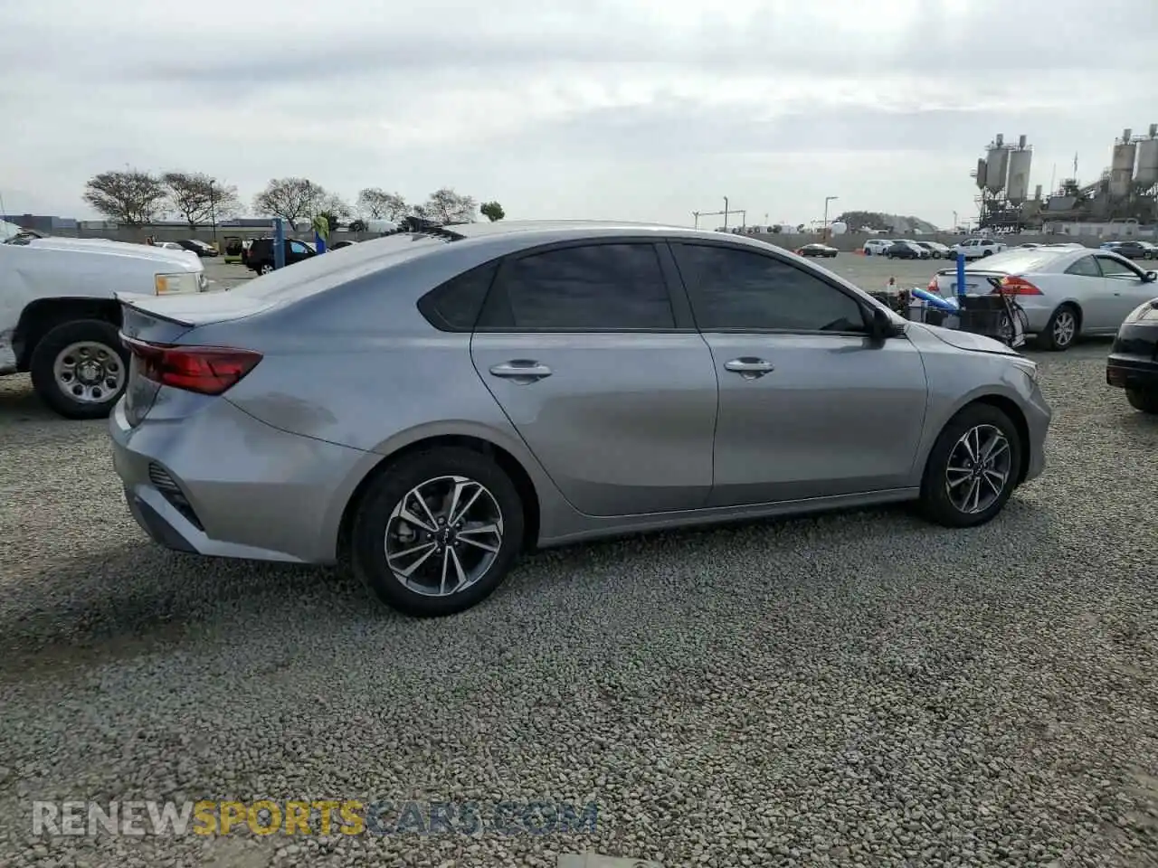 3 fotografías del automóvil dañado 3KPF24AD6RE802974 KIA FORTE 2024