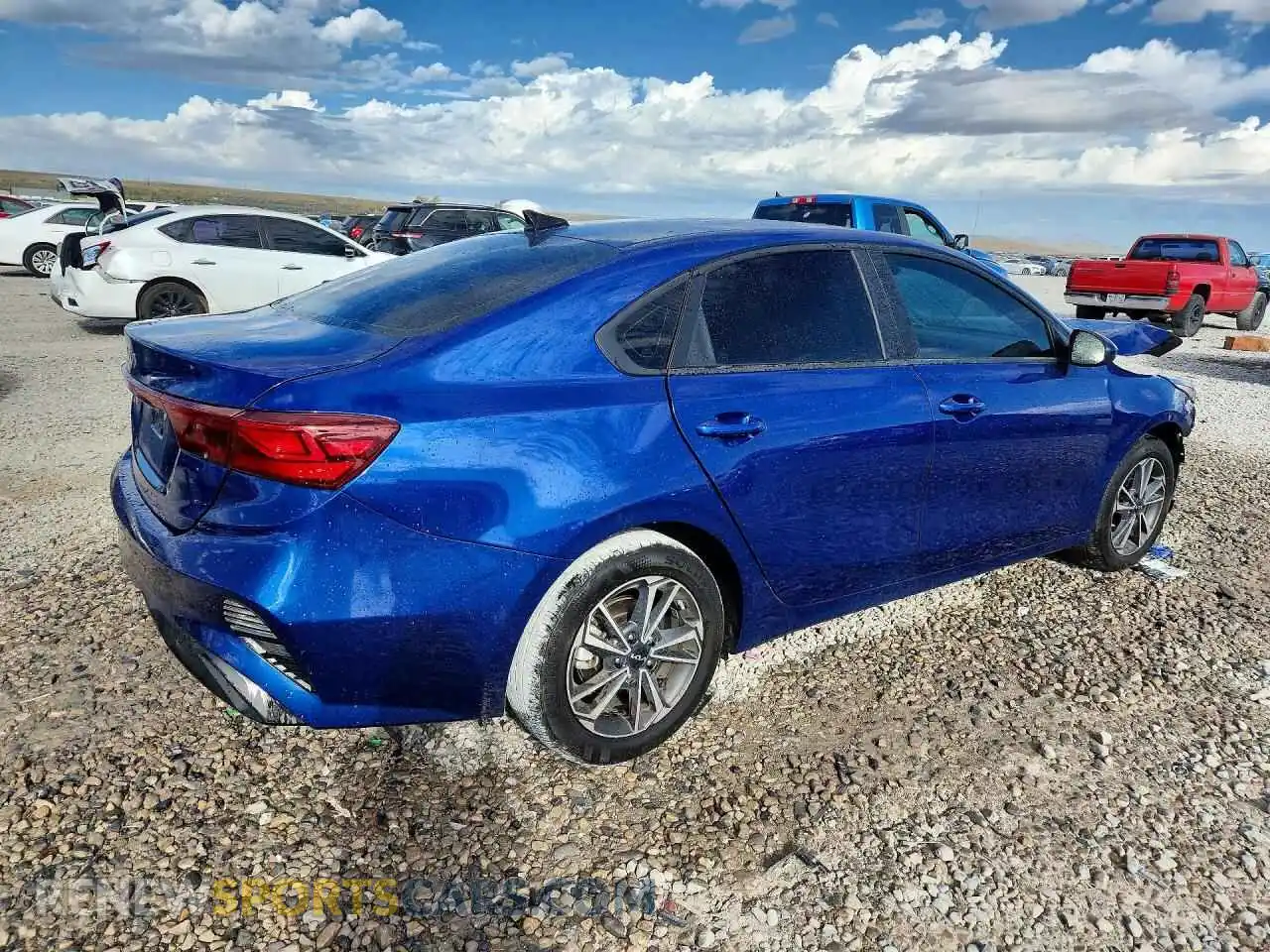 3 Photograph of a damaged car 3KPF24AD7RE725631 KIA FORTE 2024