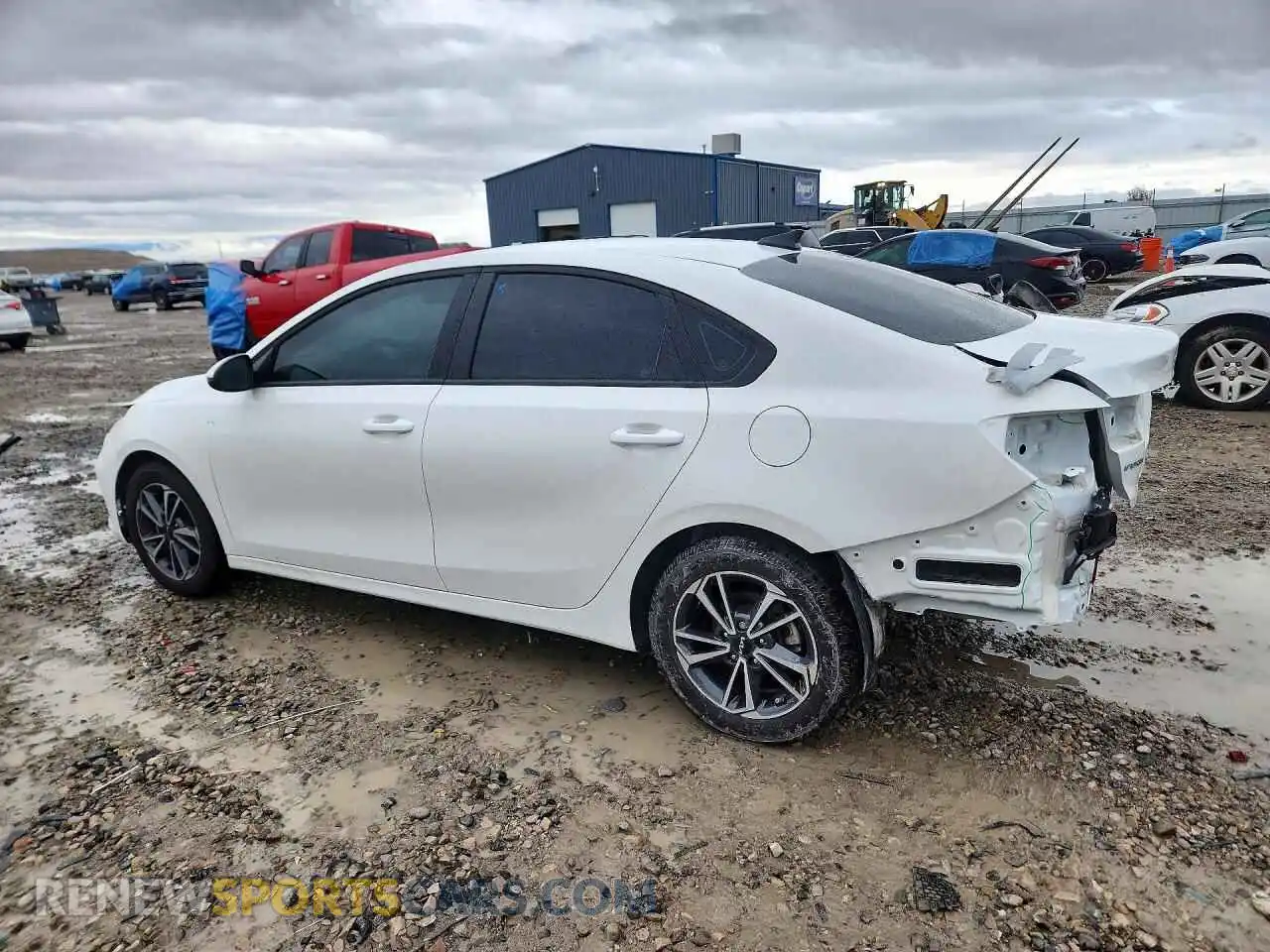 2 fotografías del automóvil dañado 3KPF24AD7RE738735 KIA FORTE 2024