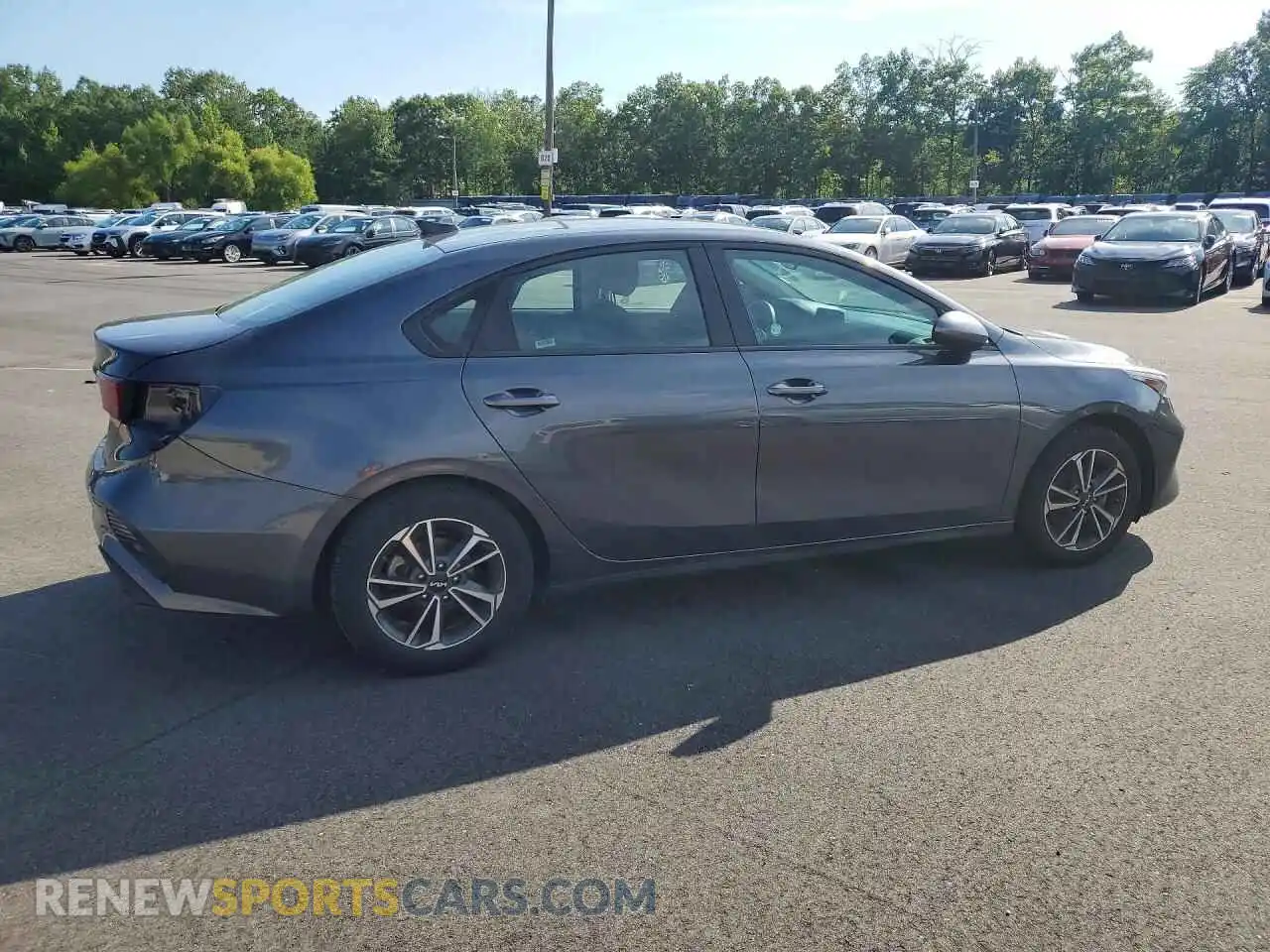 3 fotografías del automóvil dañado 3KPF24AD7RE739612 KIA FORTE 2024