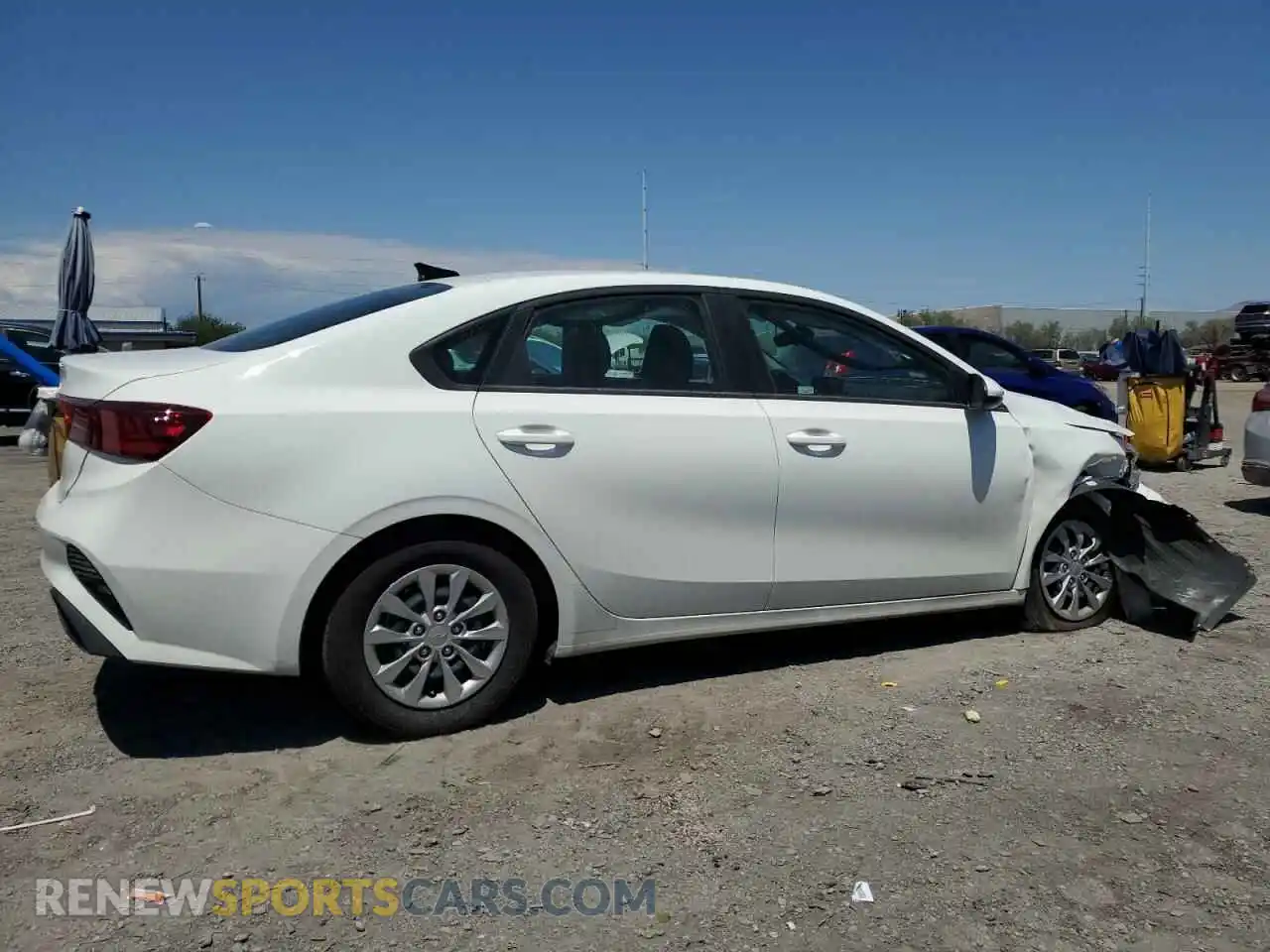 3 Фотография поврежденного автомобиля 3KPF24AD7RE782069 KIA FORTE 2024