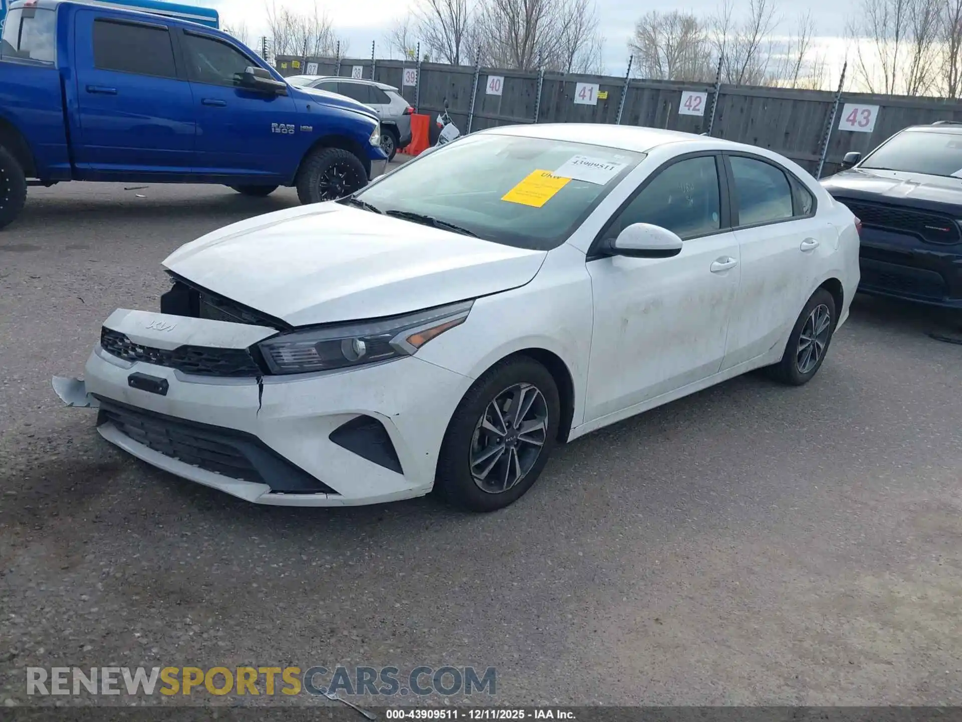 2 fotografías del automóvil dañado 3KPF24AD8RE800109 KIA FORTE 2024
