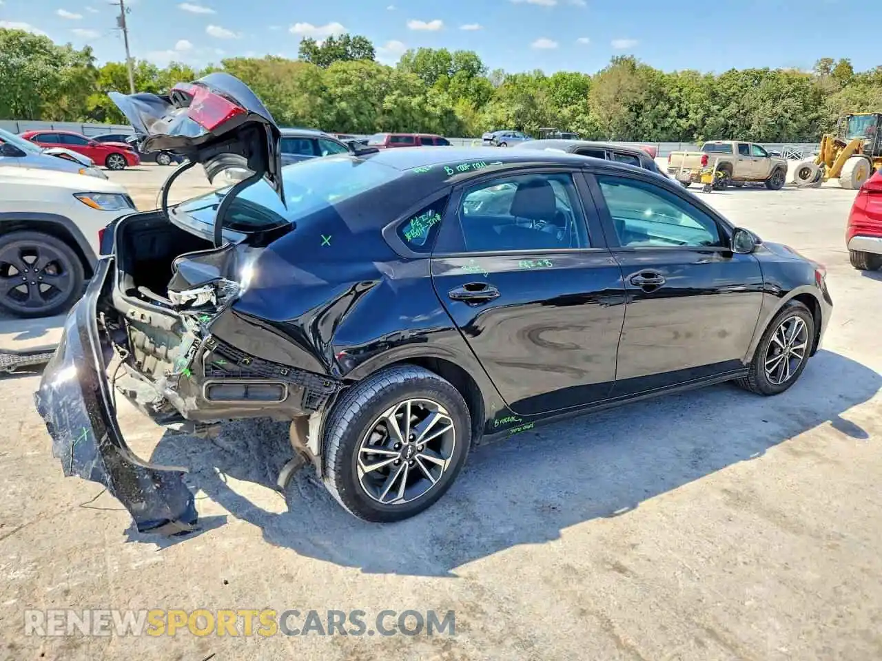 3 Photograph of a damaged car 3KPF24AD8RE830677 KIA FORTE 2024