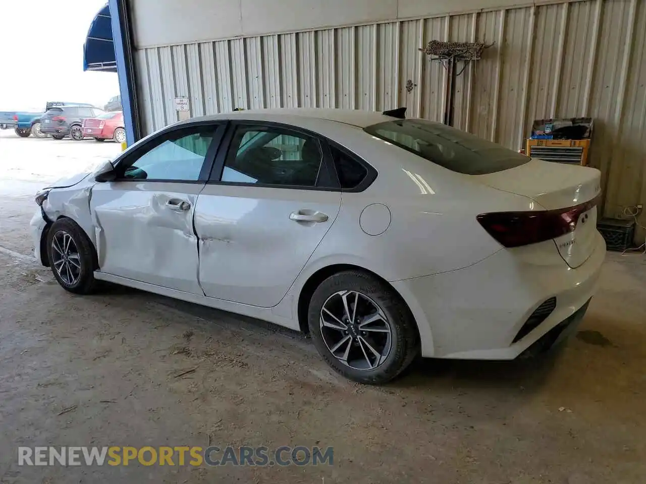 2 fotografías del automóvil dañado 3KPF24AD9RE700620 KIA FORTE 2024