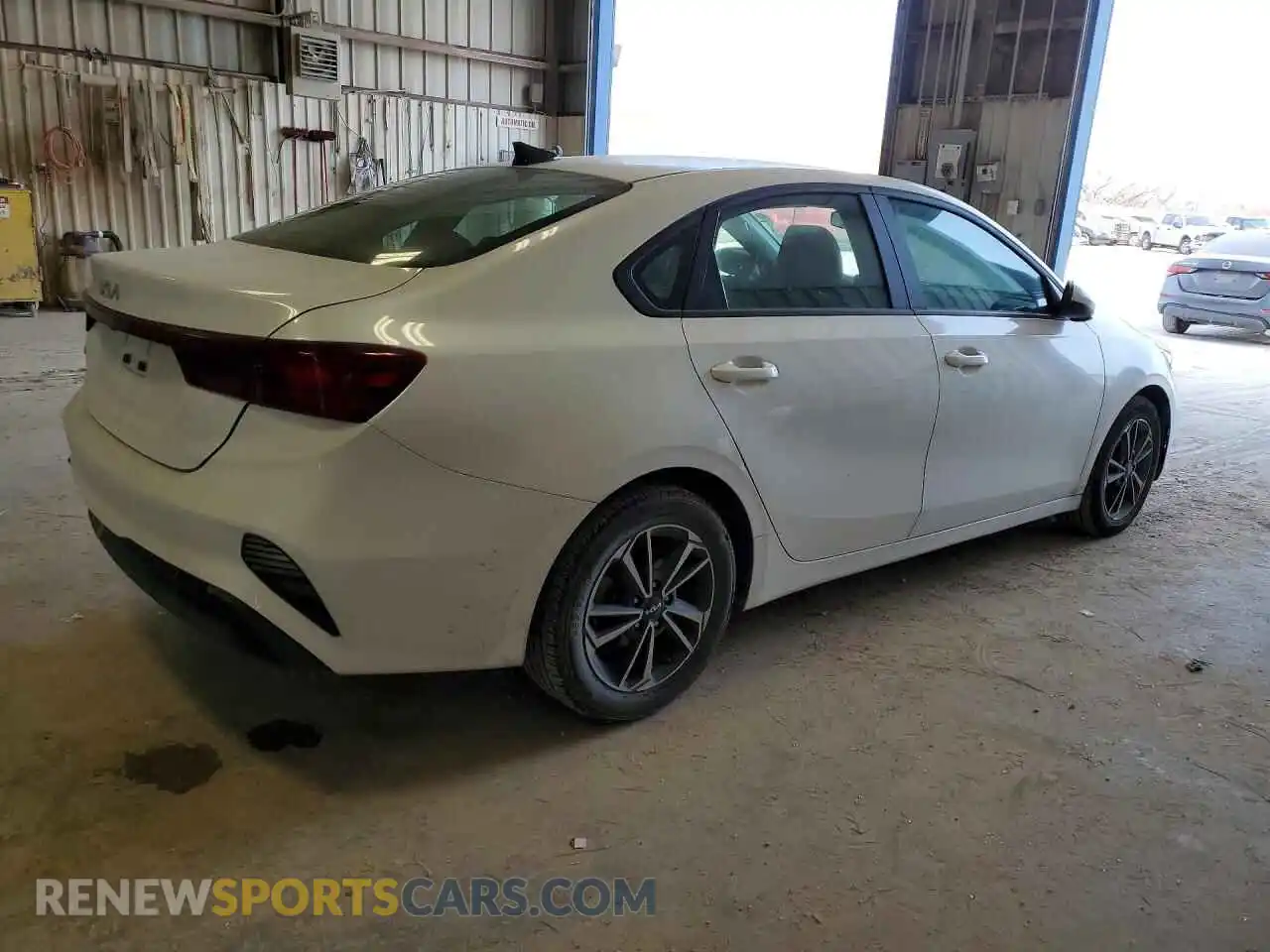 3 fotografías del automóvil dañado 3KPF24AD9RE700620 KIA FORTE 2024