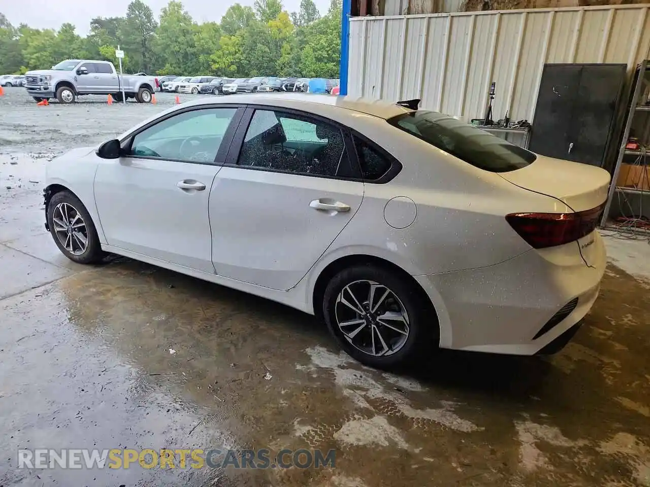 2 fotografías del automóvil dañado 3KPF24AD9RE768898 KIA FORTE 2024
