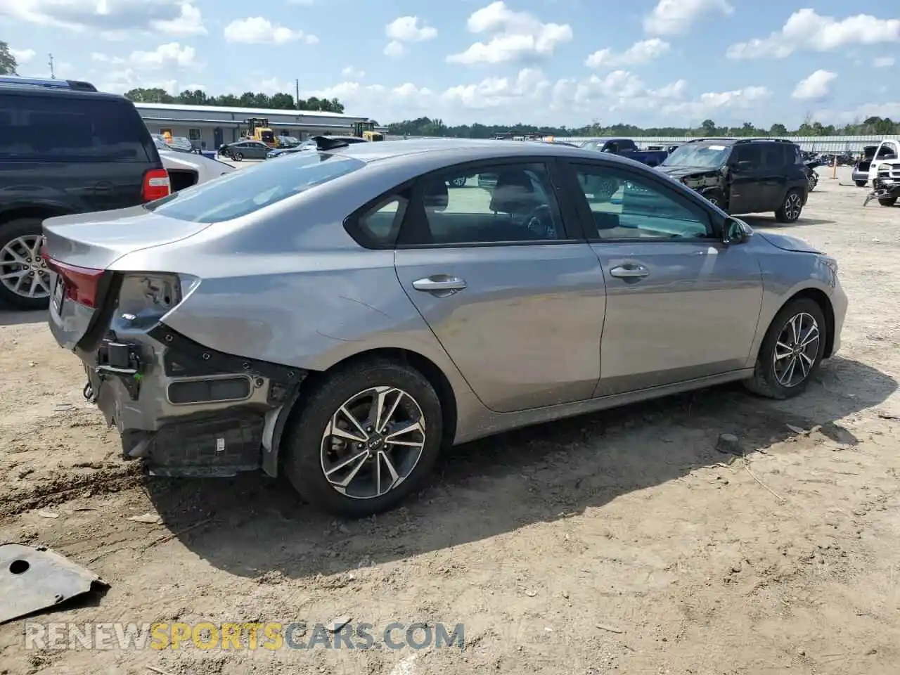 3 fotografías del automóvil dañado 3KPF24ADXRE757618 KIA FORTE 2024
