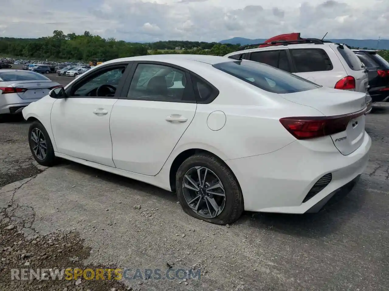2 Photograph of a damaged car 3KPF24ADXRE757943 KIA FORTE 2024