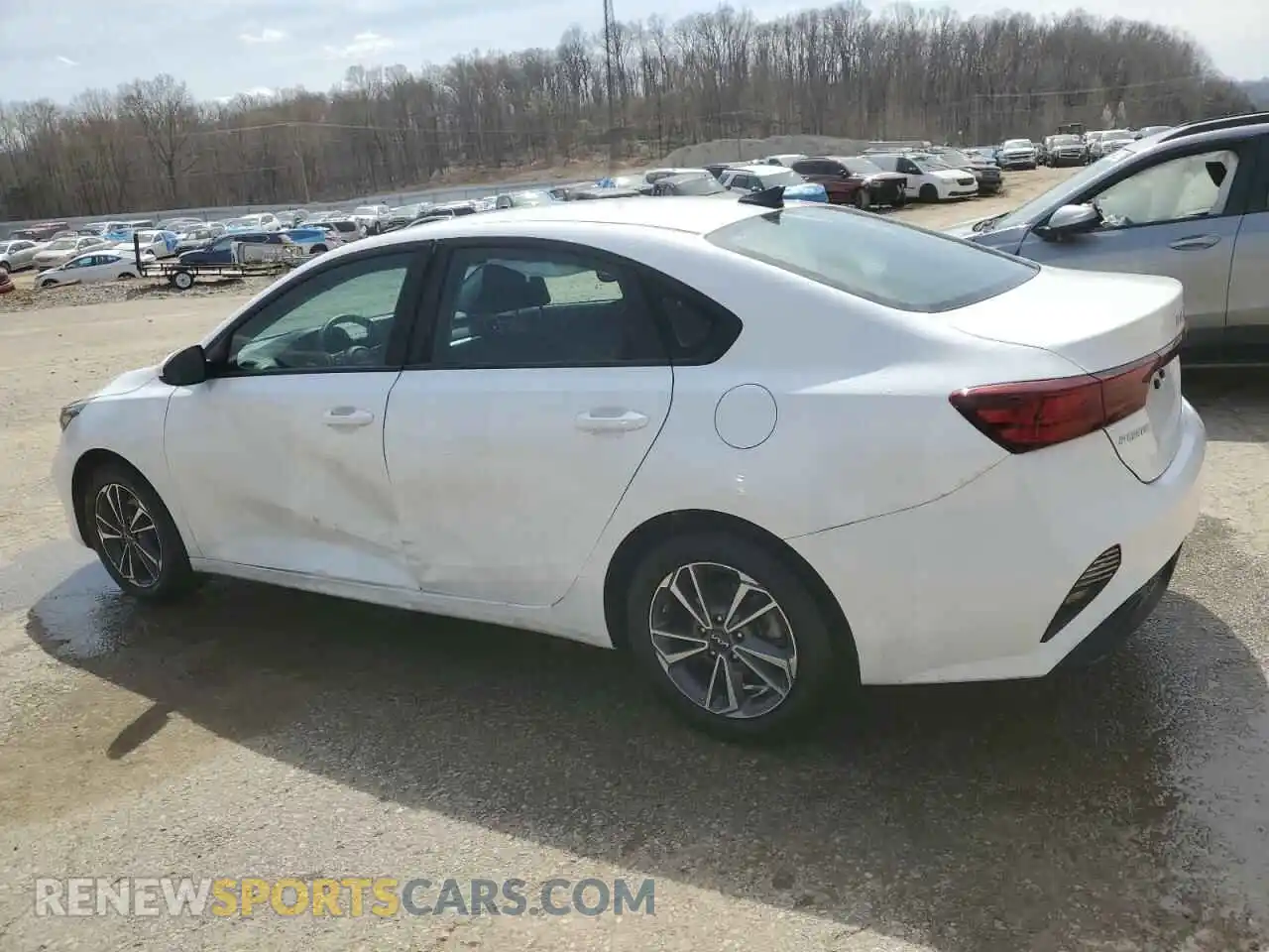 2 fotografías del automóvil dañado 3KPF24ADXRE763984 KIA FORTE 2024