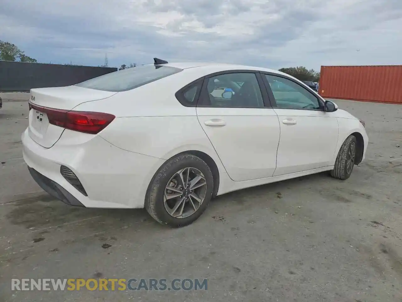 3 Photograph of a damaged car 3KPF24ADXRE774712 KIA FORTE 2024
