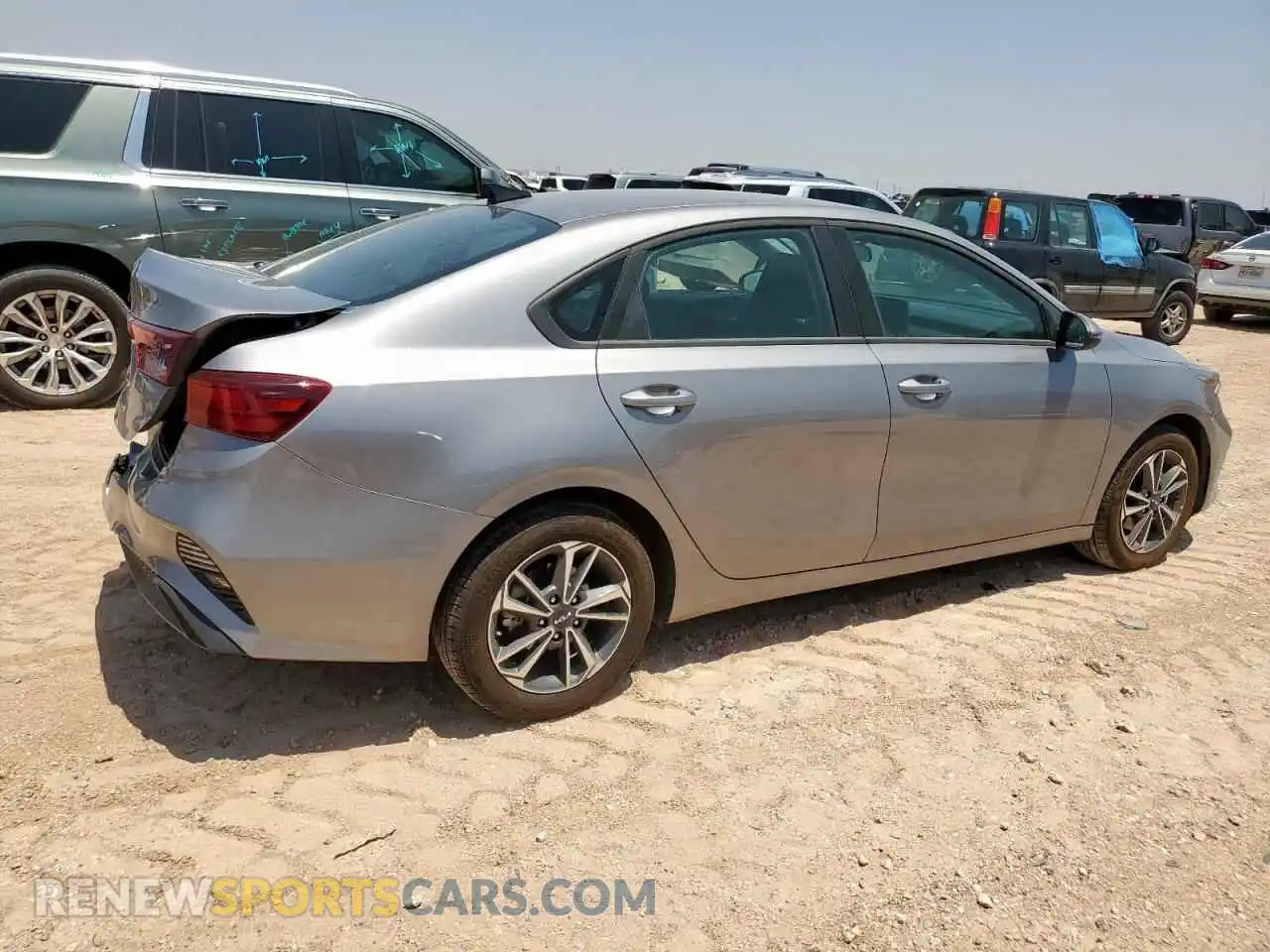3 Photograph of a damaged car 3KPF24ADXRE840529 KIA FORTE 2024