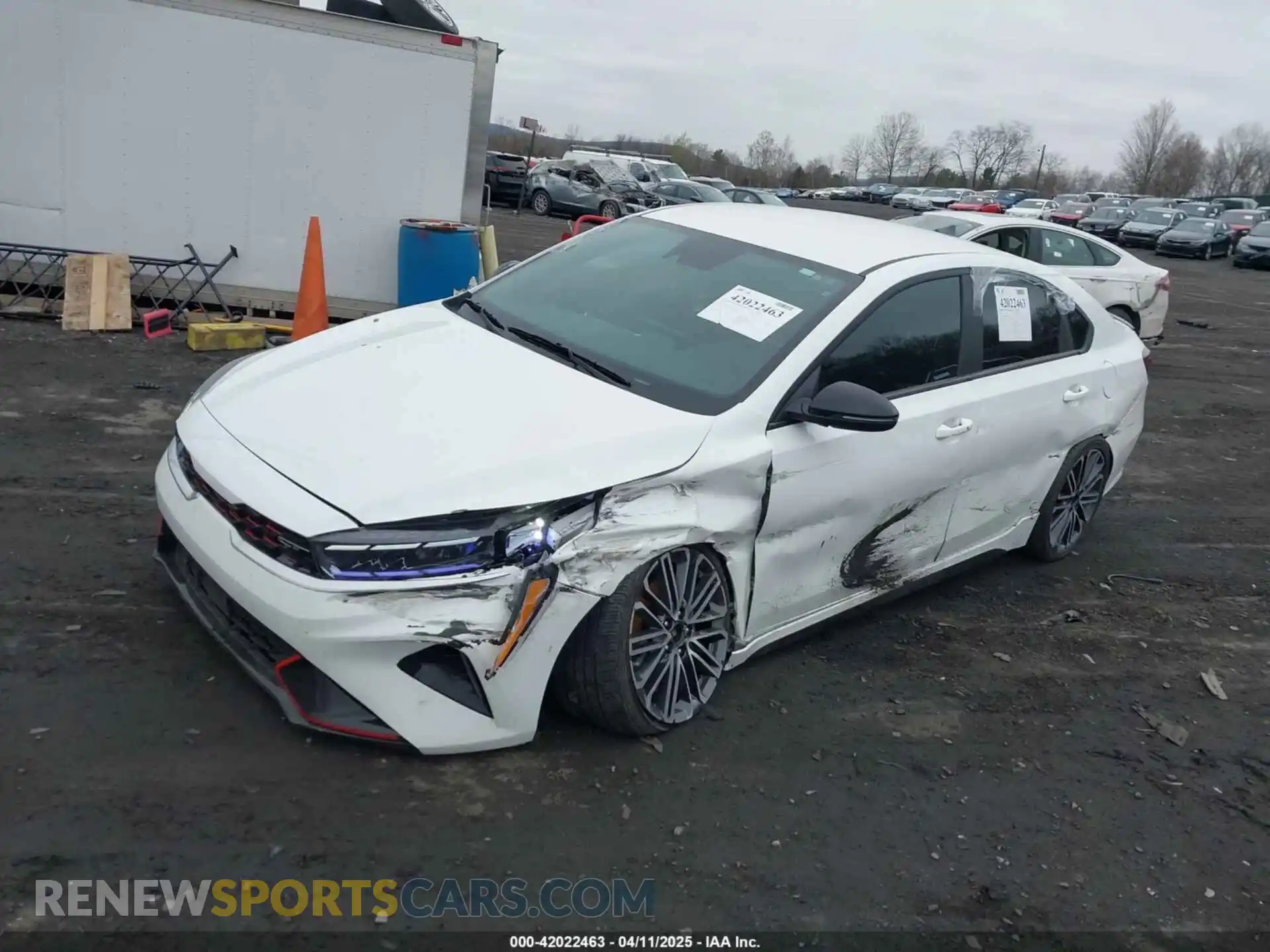 2 fotografías del automóvil dañado 3KPF44AC5RE692033 KIA FORTE 2024